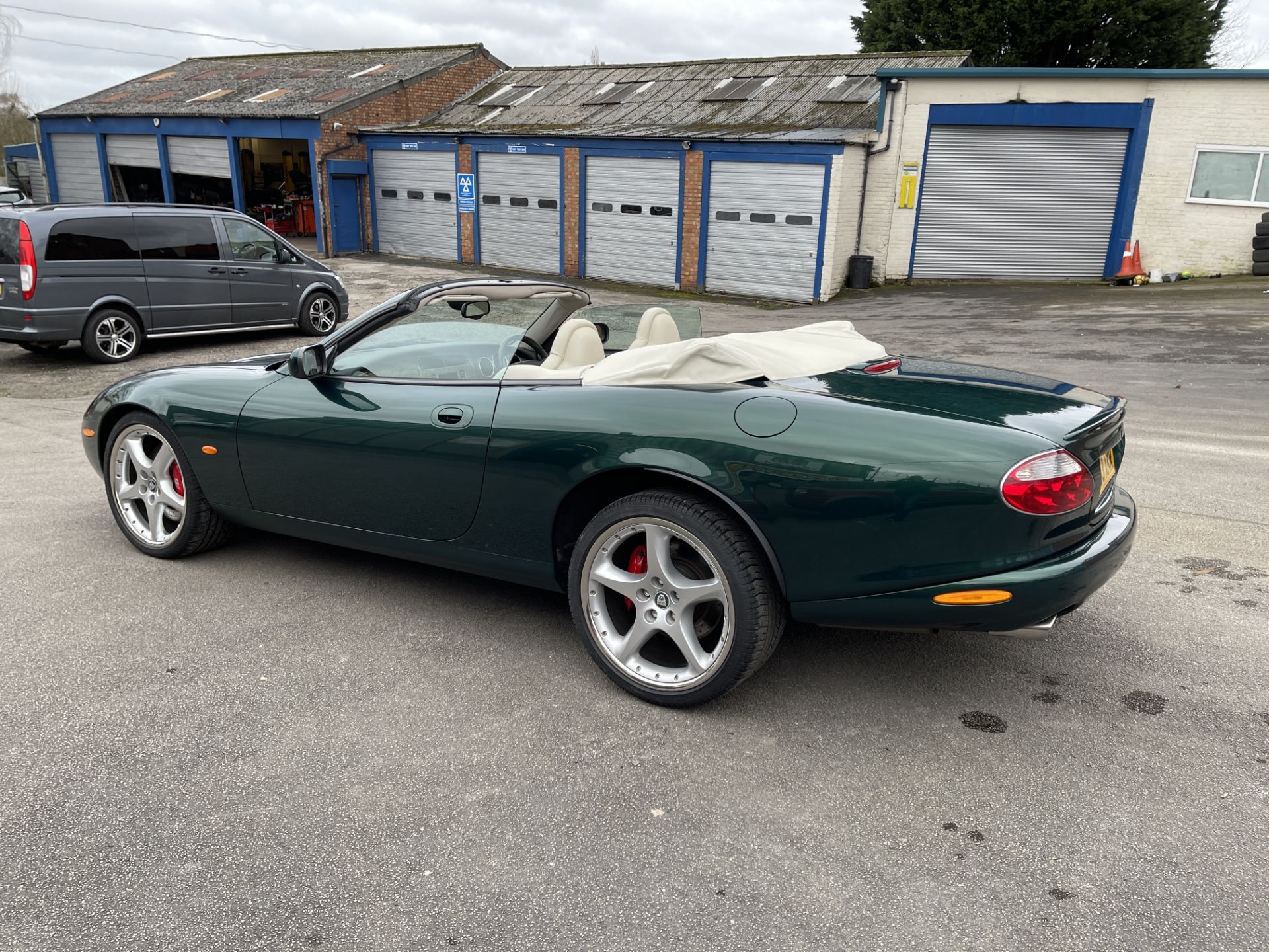 Stunning - Jaguar XKR V8 Supercharged Convertible - British Racing Green - Image 56 of 133