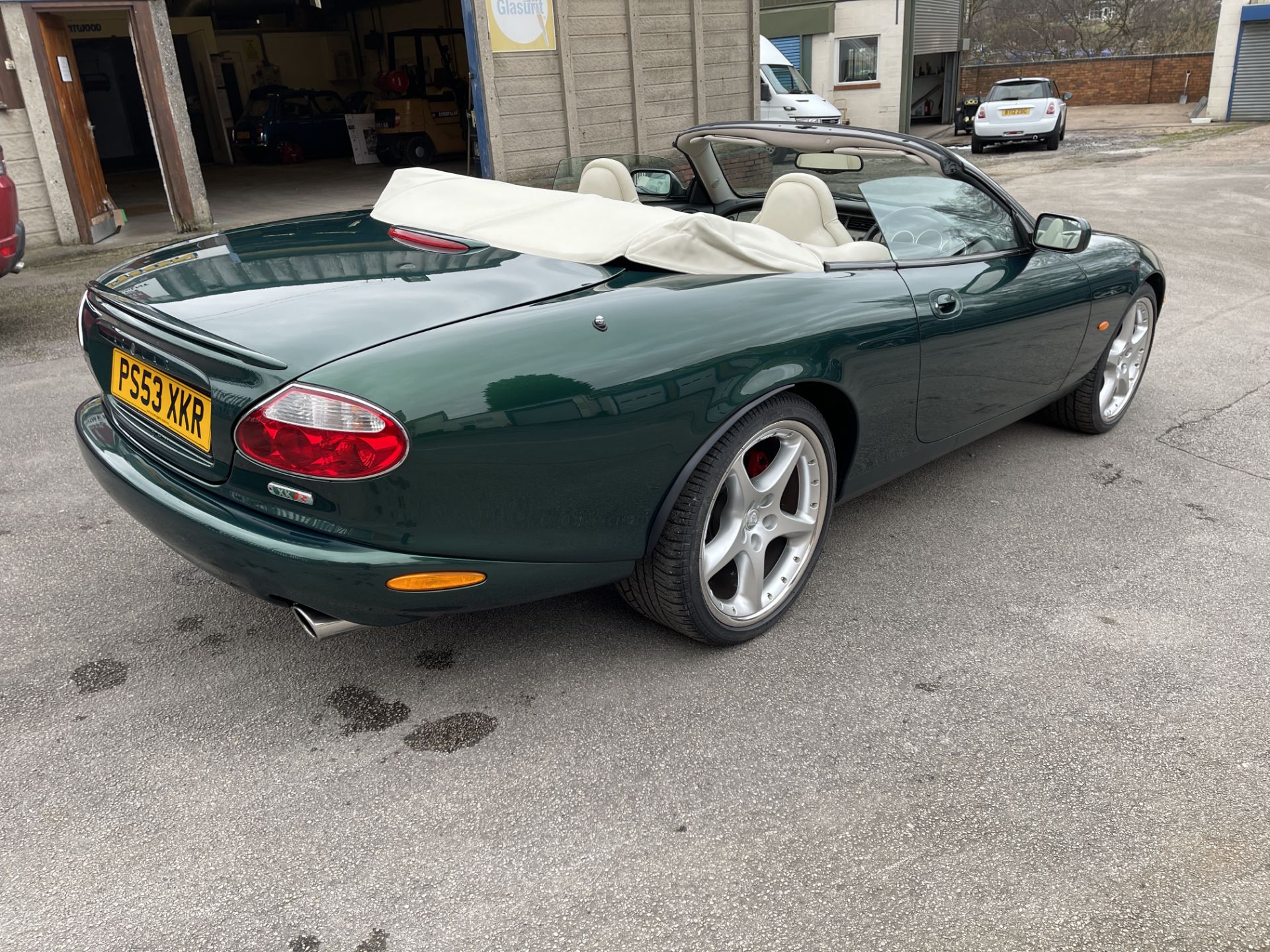 Stunning - Jaguar XKR V8 Supercharged Convertible - British Racing Green - Image 57 of 133