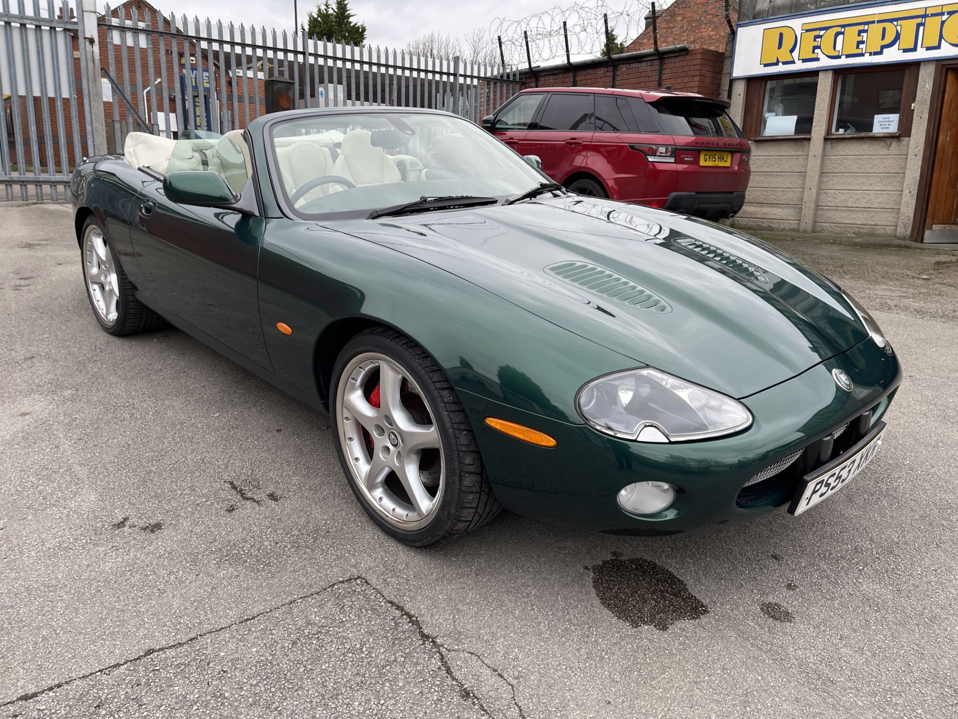 Stunning - Jaguar XKR V8 Supercharged Convertible - British Racing Green - Image 61 of 133