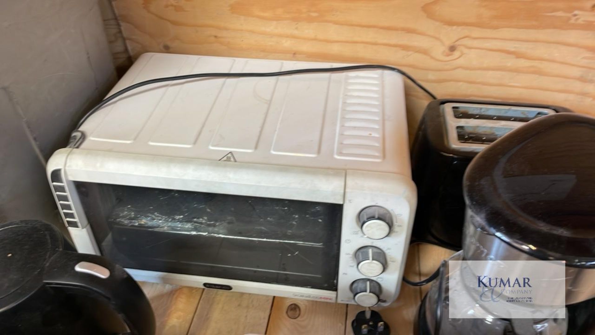 VARIOUS KITCHEN ITEMS ON TWO PALLETS - Image 3 of 7