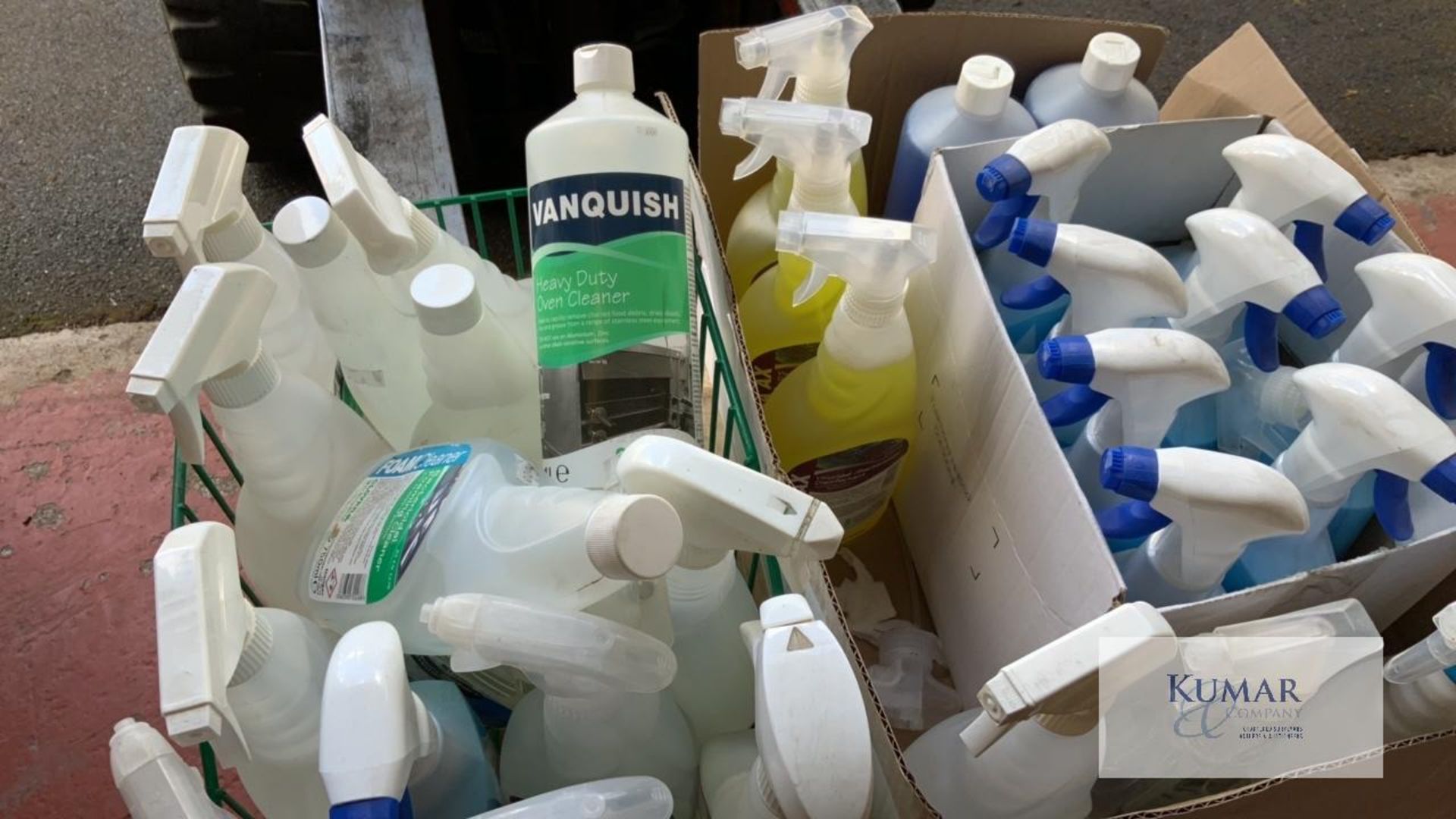 Mixed Lot of Cleaning Materials and Sprays To Include Disinfectants, Limescale Remover, Foaming - Image 6 of 8