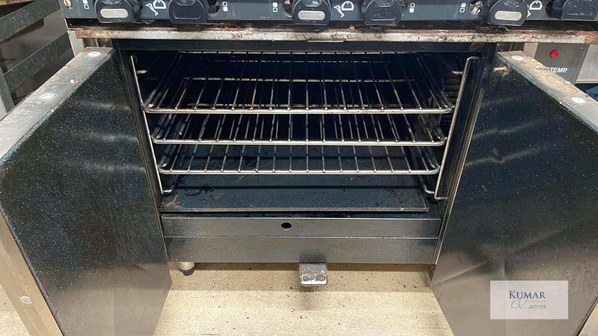 Blue Seal Turbofan 6 Burner Gas Range Cooker with Large Oven - Will Require Electrical - Image 6 of 7
