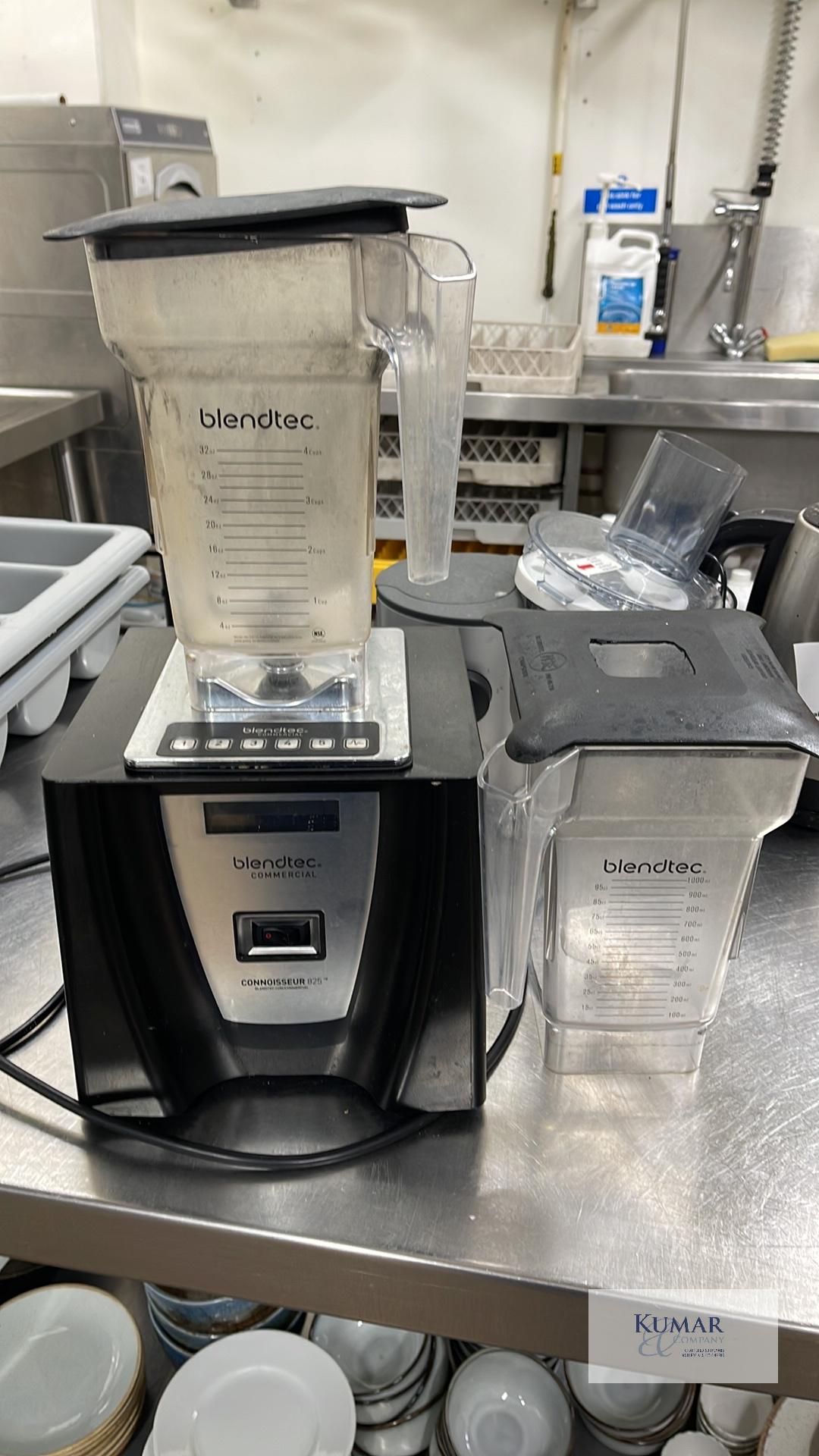 Blendtec Connoisseur 825 Commercial Blender with 2: Containers - New Cost Circa Â£1200