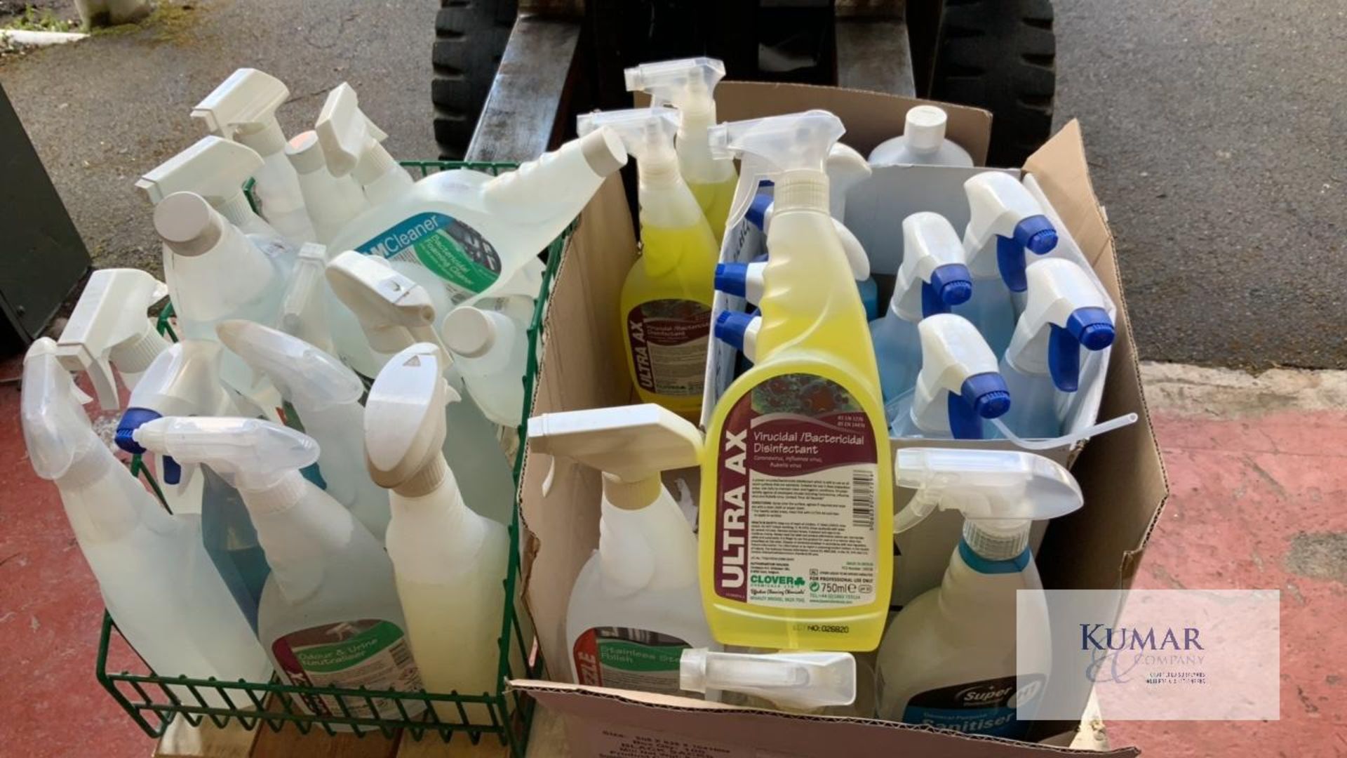 Mixed Lot of Cleaning Materials and Sprays To Include Disinfectants, Limescale Remover, Foaming - Image 4 of 8