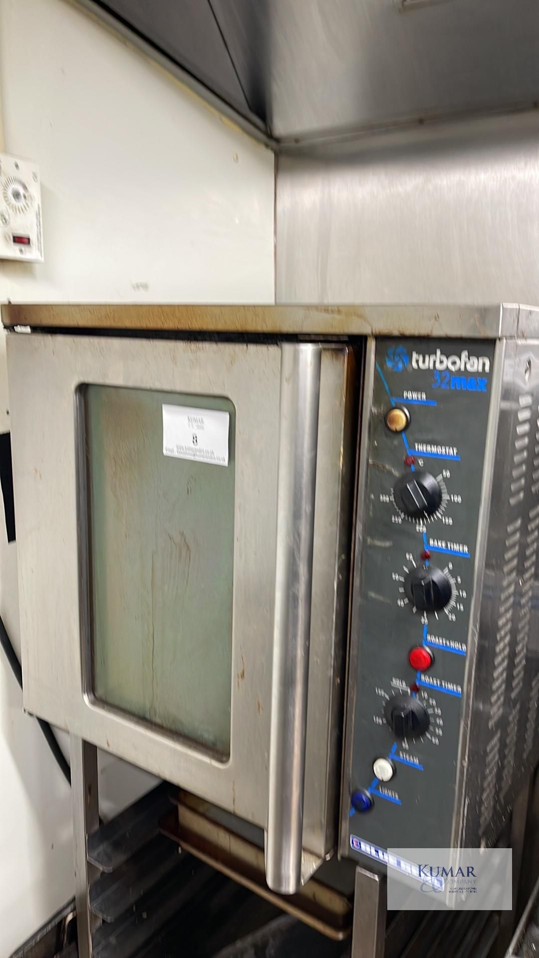 Blue Seal Turbofan 32 Max Oven, with Stainless Steel Tray Stand and Trays - Will Require - Image 4 of 5