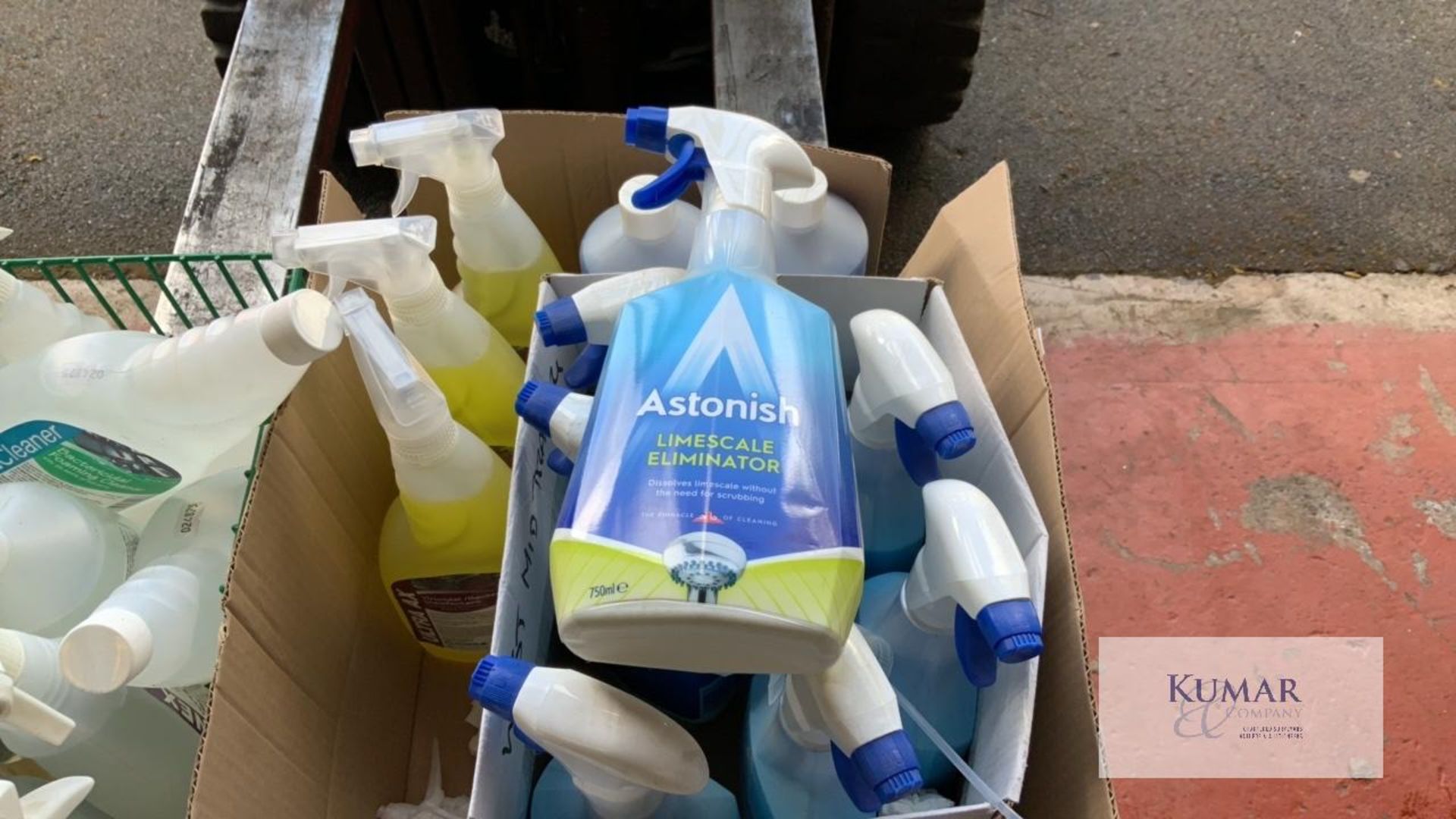 Mixed Lot of Cleaning Materials and Sprays To Include Disinfectants, Limescale Remover, Foaming - Image 3 of 8