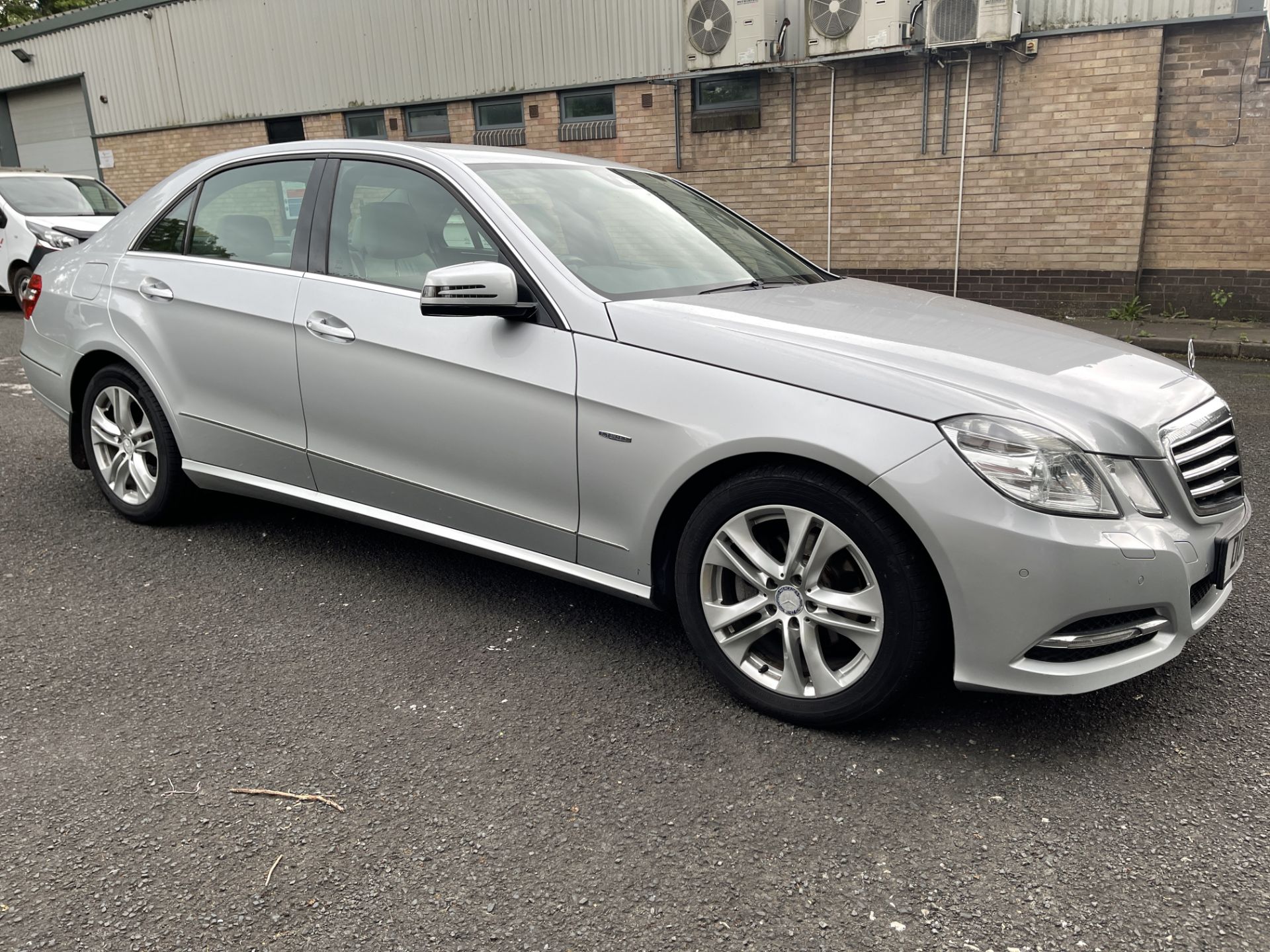 2011 - Mercedes Benz E220 CDI Avantgarde Automatic Saloon - Image 2 of 38