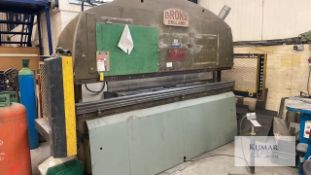 Bronx Type 100-30-UH Press Brake, Capacity100 long tons, 3000mm, Serial No. 25675 with Tooling