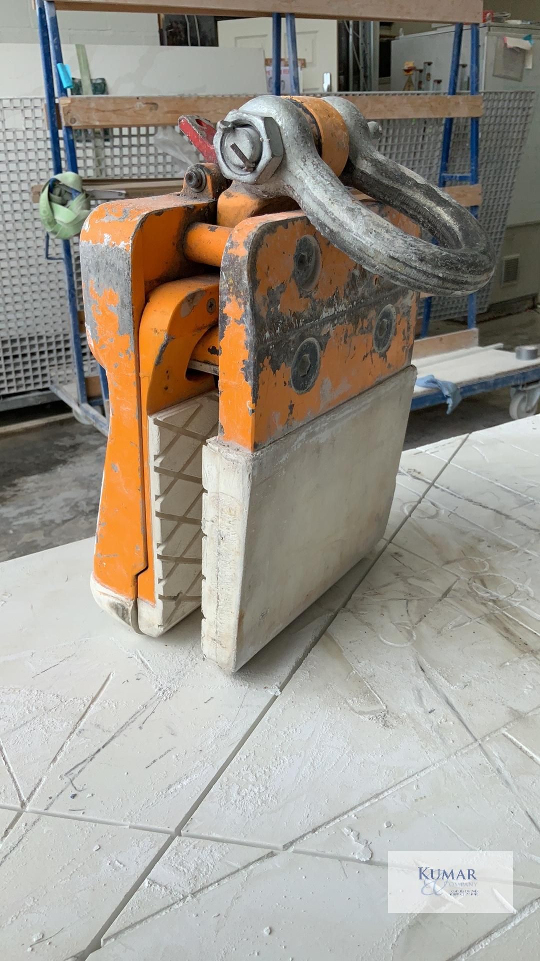 Aardwolf Lifter 30, Slab Lifting Clamp for Granite/Stone, 1200 Kg Capacity 0- 30mm. - Image 5 of 6