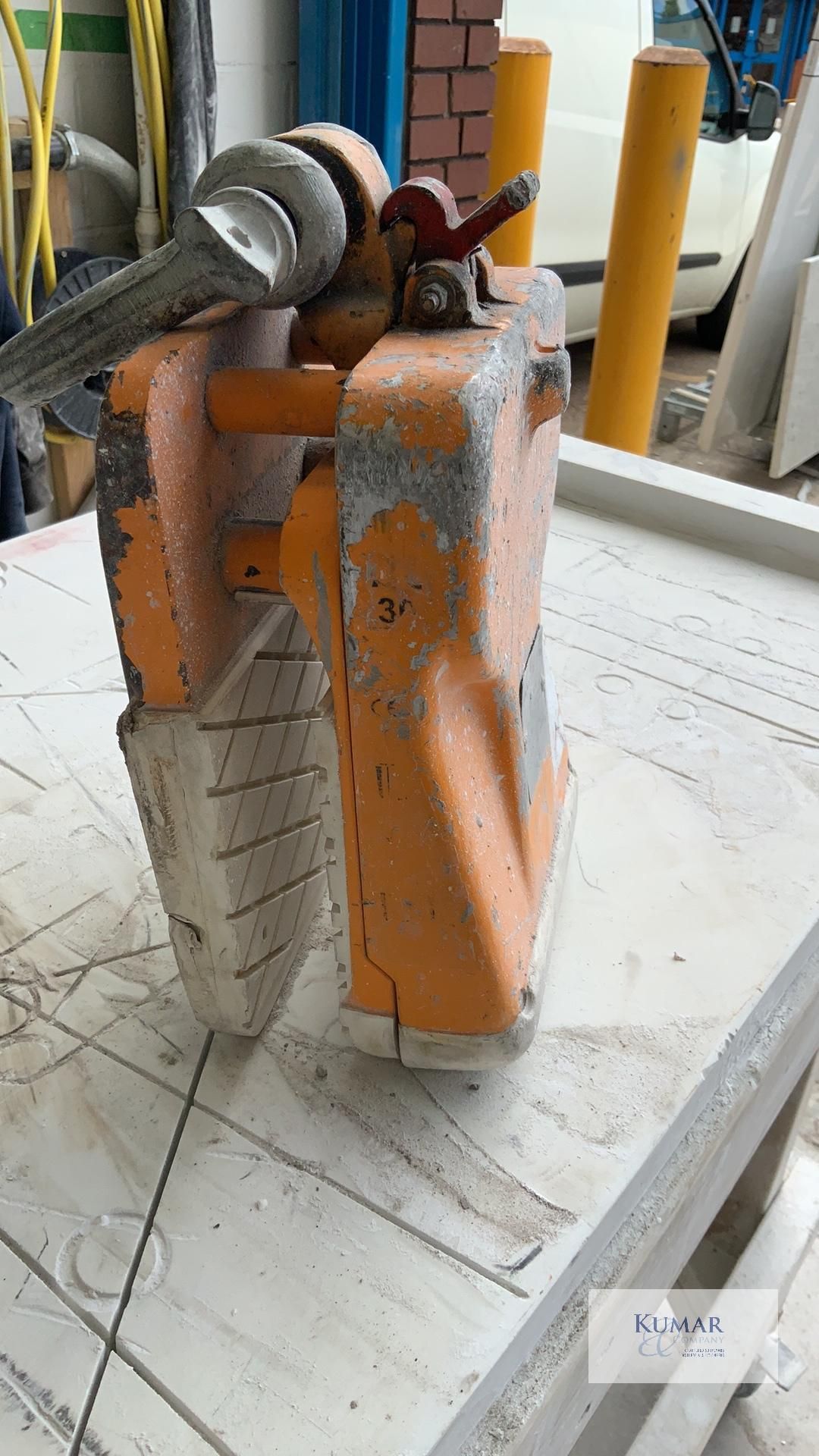 Aardwolf Lifter 30, Slab Lifting Clamp for Granite/Stone, 1200 Kg Capacity 0- 30mm. - Image 6 of 6