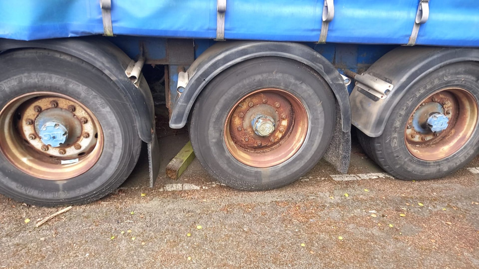 York Tri- Axle Curtain Side 12.5 Metre Trailer - Image 8 of 8