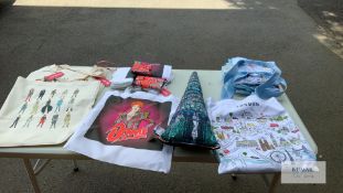 Mixed Lot of 18: Tote Bags Comprising London Tote Bag RRP £14, Bowie Bags, Shard Cushion RRP £30 - -