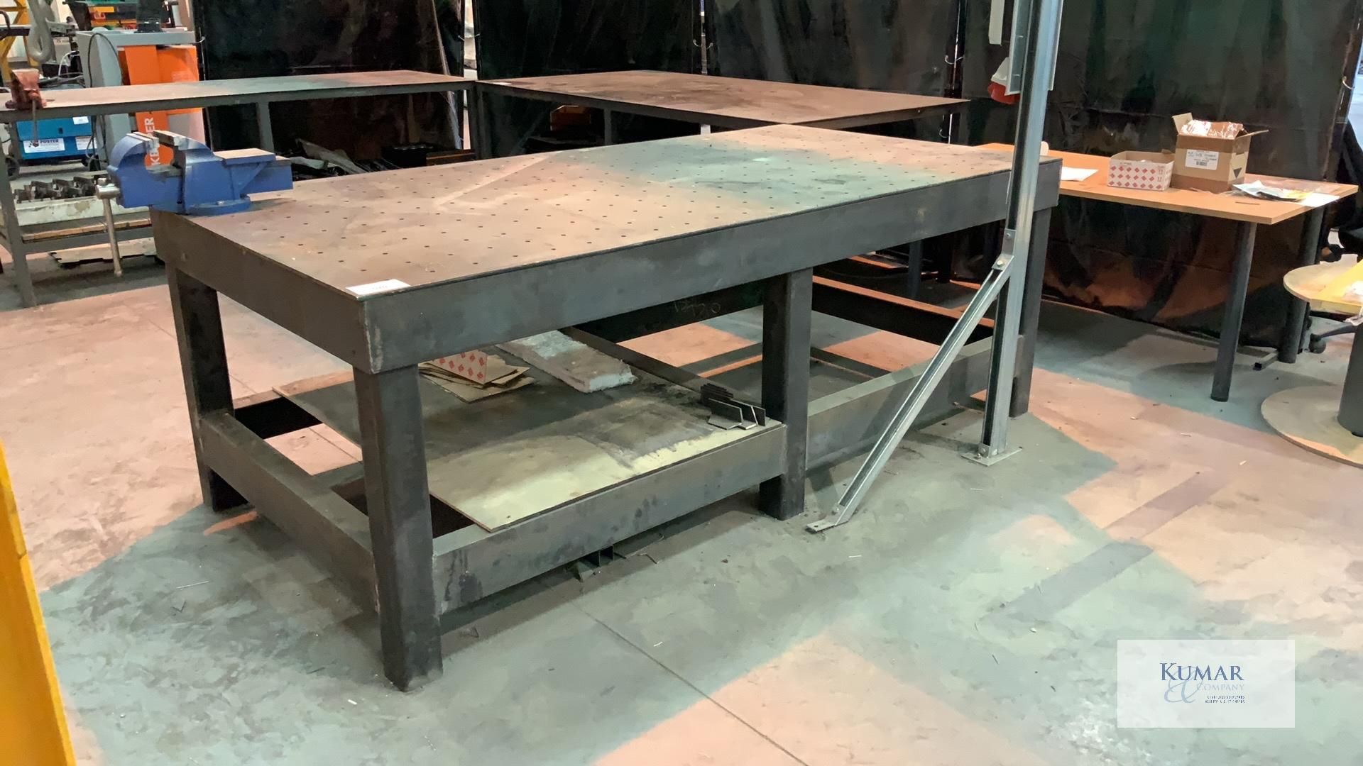 Specialist Welding Table with Bench Vice - Dimensions 250cm x 126cm x90cm Height - Please Note - Image 4 of 7