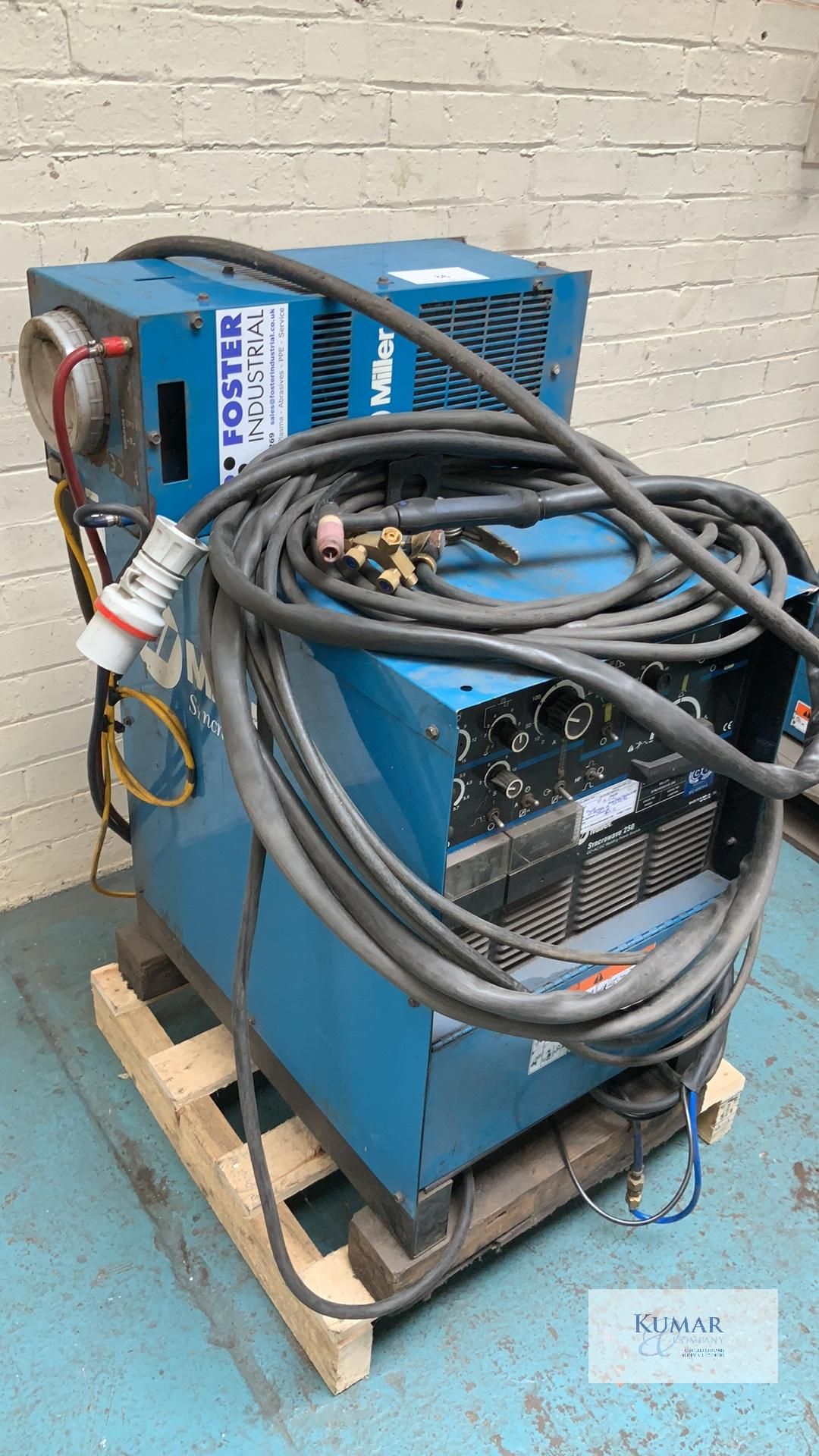 Miller Syncowave 250 CC.AC/DC Welding Power Source, Serial No.LA087984 with Miller Hydramate 1 - Image 7 of 10