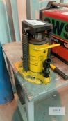 Action Ram HHQD - 20 Toe Jack - Please Note This Lot is Located in Huthwaite and the Collection