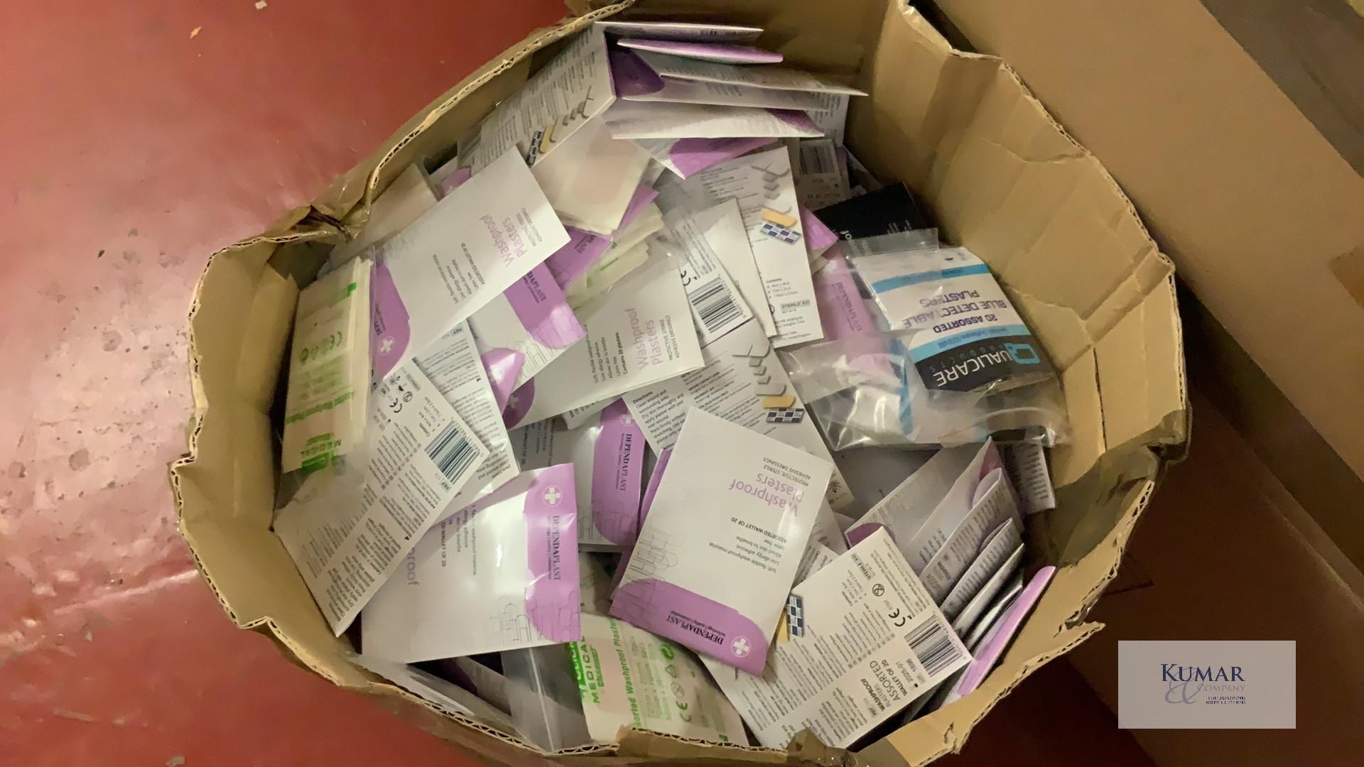 3: Large Boxes of 20 Dependaplast Washproof Plasters (06/2024) - Thousands of Packets in total RRP - - Image 12 of 13
