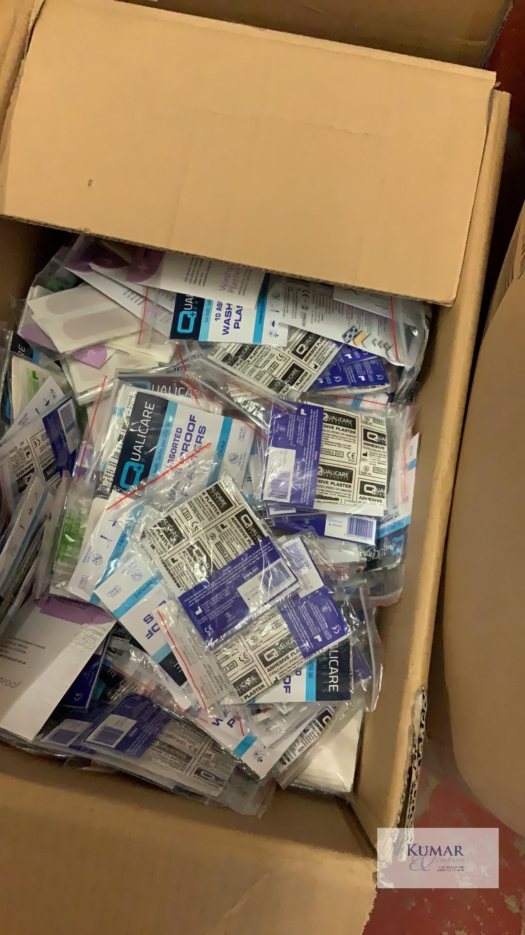 3: Large Boxes of 10 & 20 Qualicare Products Assorted Washproof Plasters (03/2025) - Thousands of - Image 6 of 9