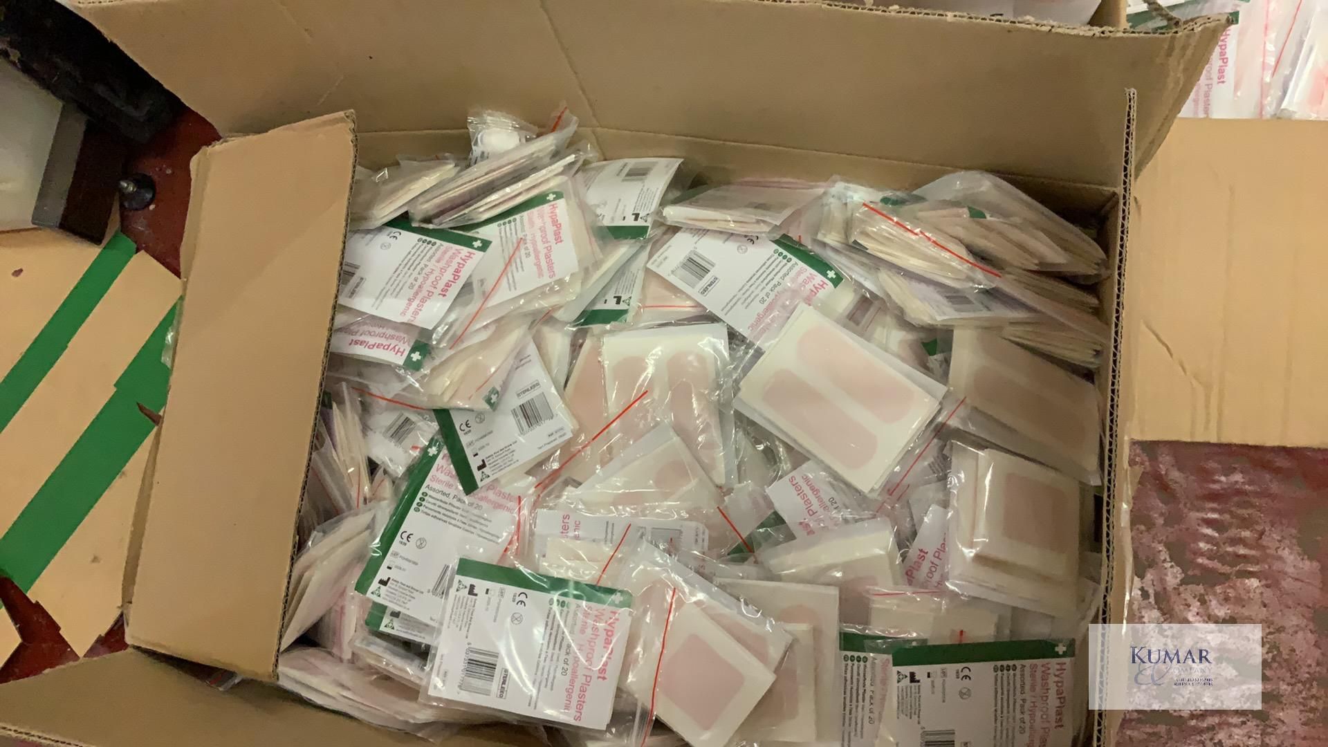 4: Large Boxes of 20 HypaPlast Sterile Washproof Assorted Plasters (10/2025) - Thousands of - Image 7 of 7
