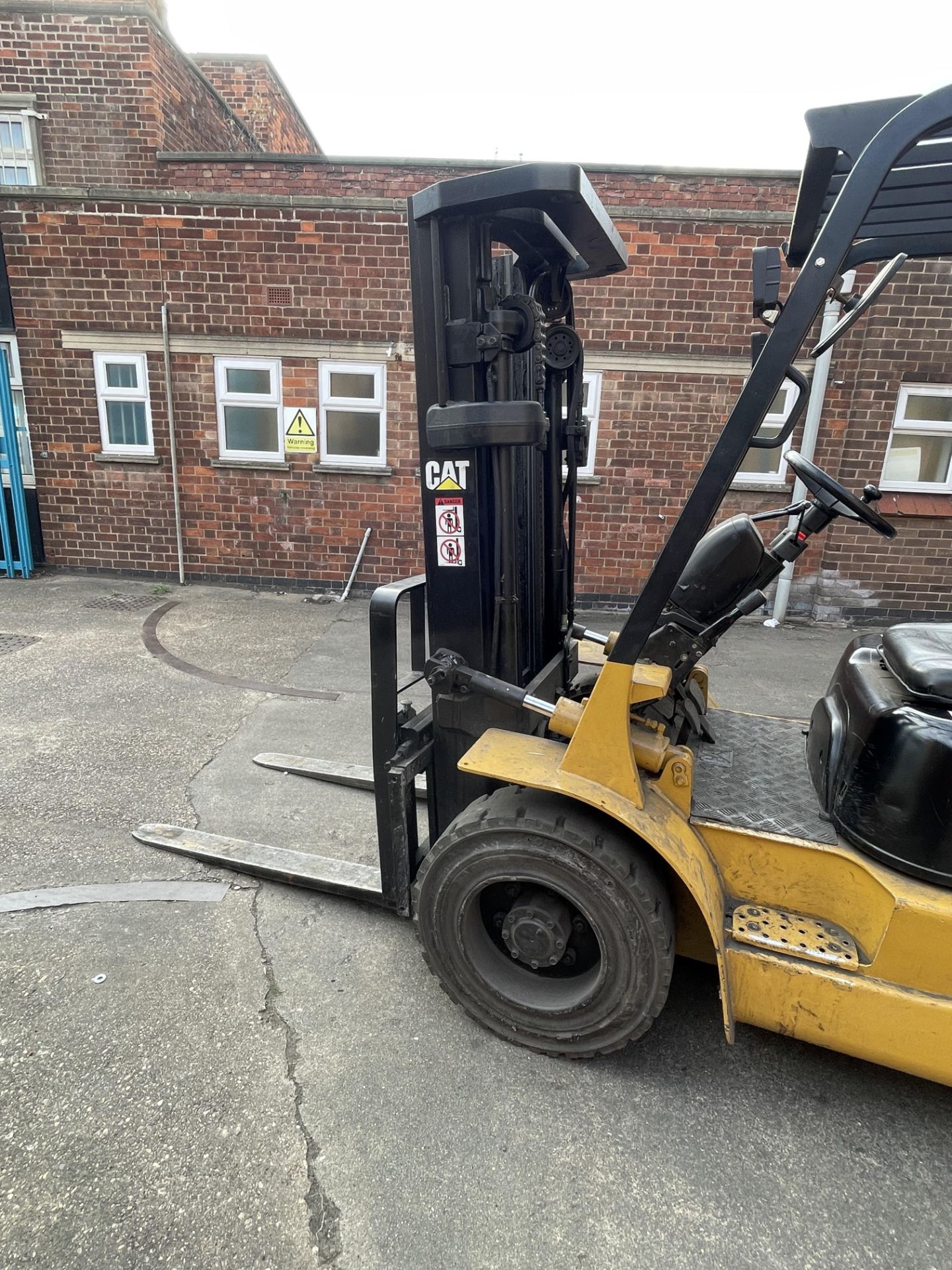 Caterpillar Model GP 30 K LPG Counter Balance Fork Lift Truck - Bild 15 aus 20