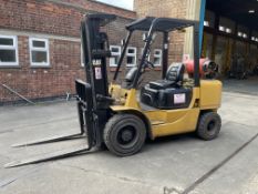 Caterpillar Model GP 30 K LPG Counter Balance Fork Lift Truck