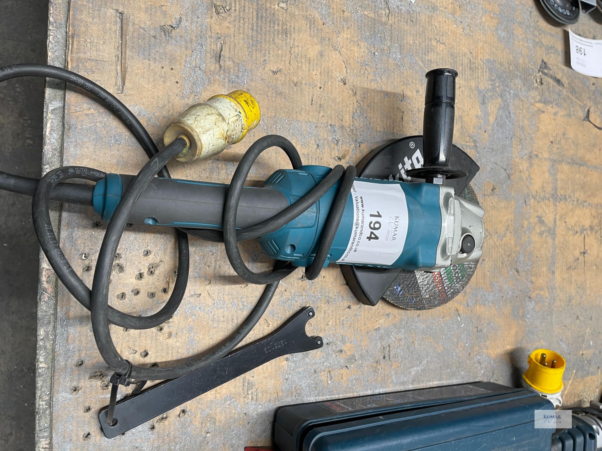 Makita GA9050 230mm, 110v Corded Angle Grinder