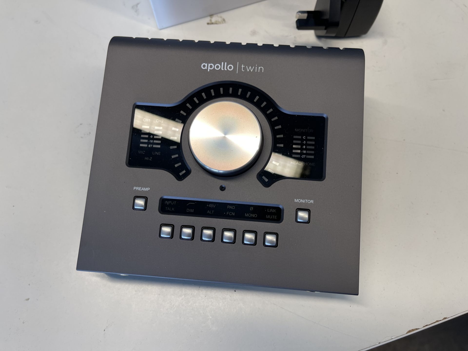Apollo Twin Thunderblot Audio Interface complete with Charger and Box (RRP £900) - Image 4 of 5