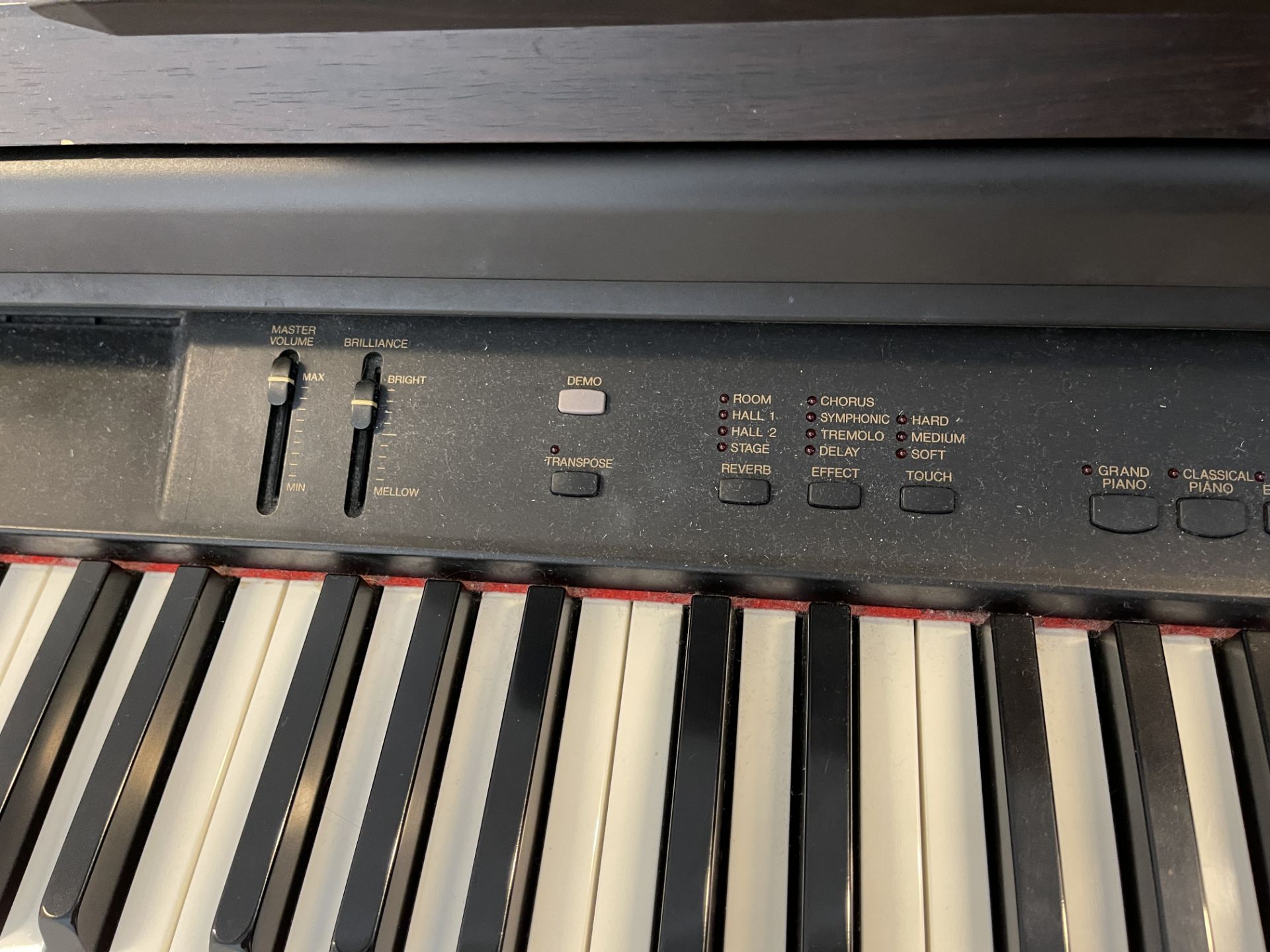 Yamaha Clainova Digital Piano CLP-840 Complete with Stool (RRP £1500) - Image 9 of 18