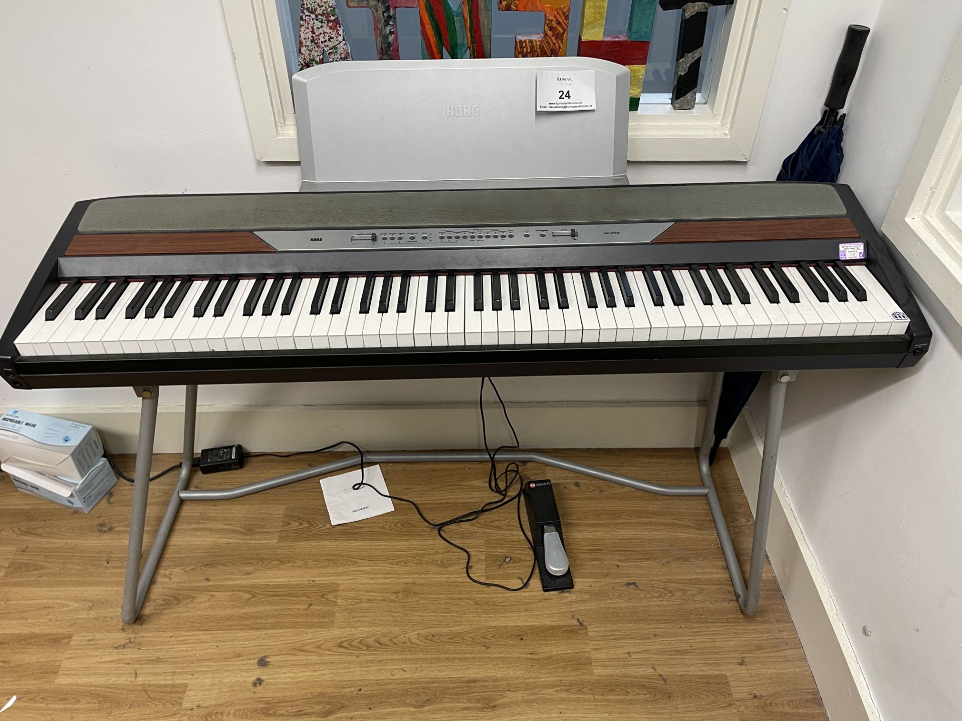 Korg SP -280 Digital Stage Piano complete with Stand, Seat and M-Gear Pedal (RRP £600)