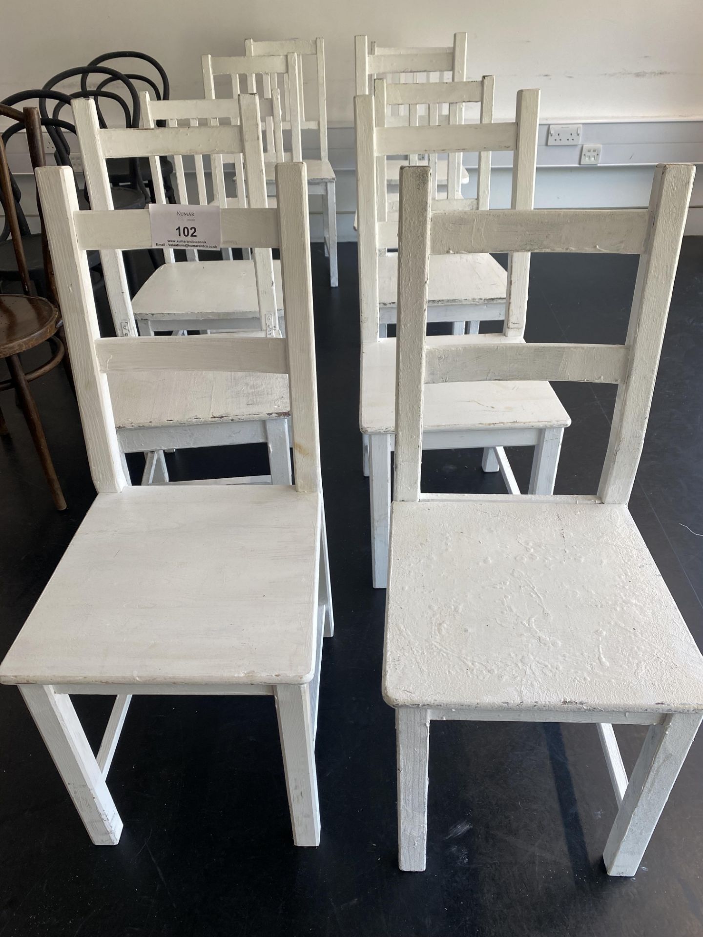 10 White Wooden Chairs - Image 3 of 3