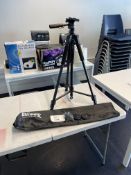 Ultimaxx UM-TR72Bk Tripod with Case