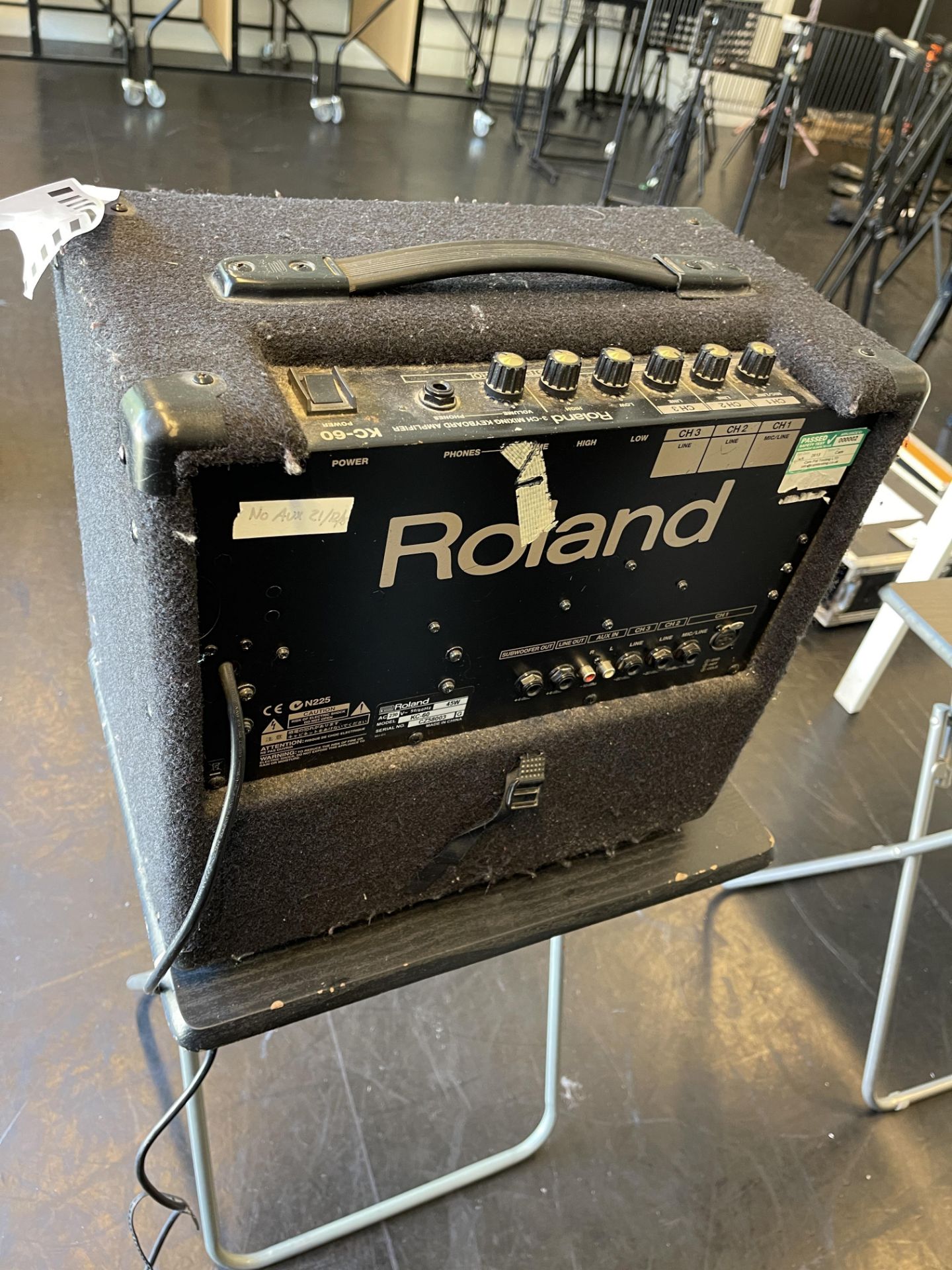 Roland 3-CH Mixing KC-60 Keyboard Amplifier - Image 5 of 8