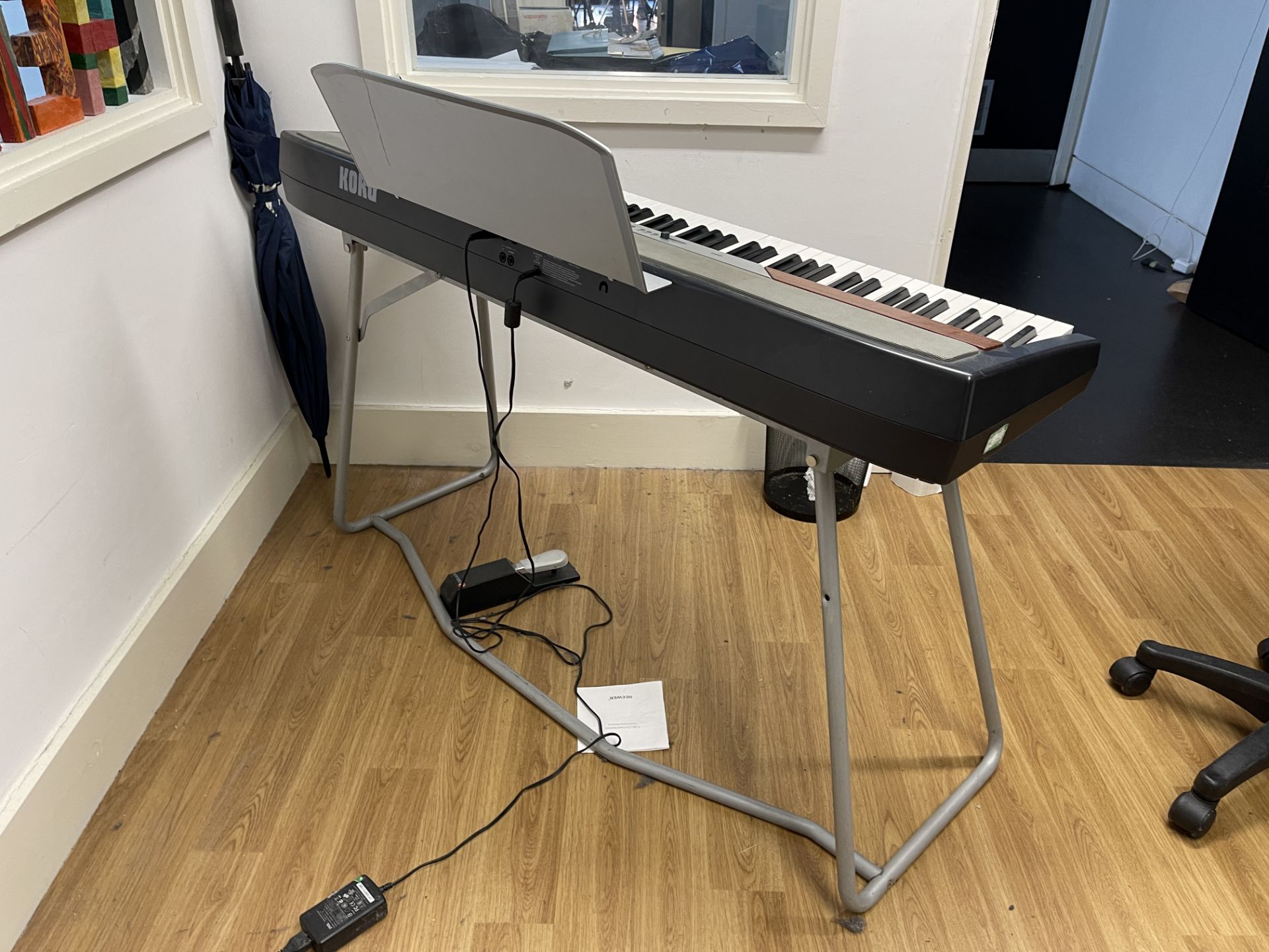 Korg SP -280 Digital Stage Piano complete with Stand, Seat and M-Gear Pedal (RRP £600) - Image 4 of 12