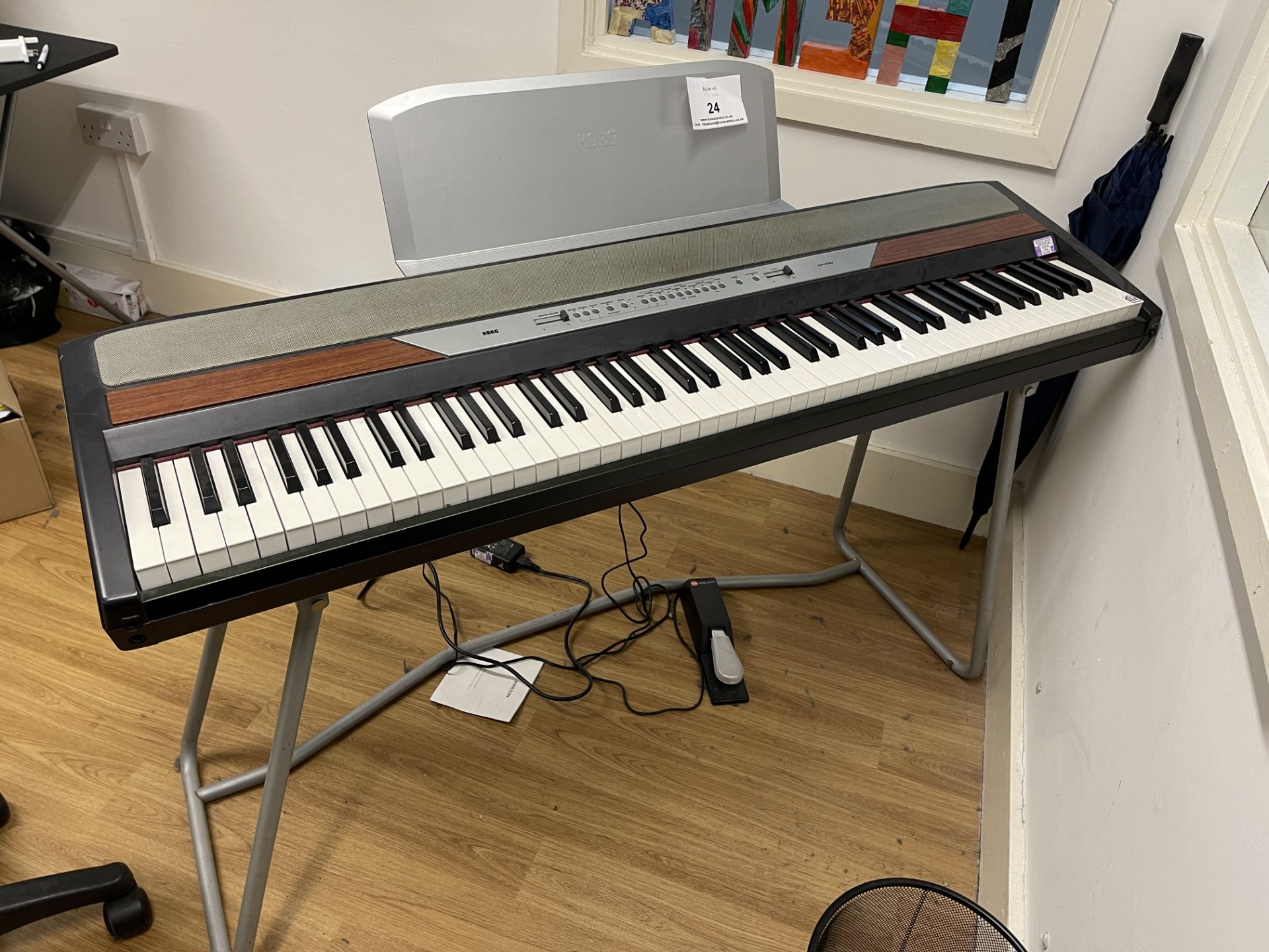 Korg SP -280 Digital Stage Piano complete with Stand, Seat and M-Gear Pedal (RRP £600) - Image 6 of 12