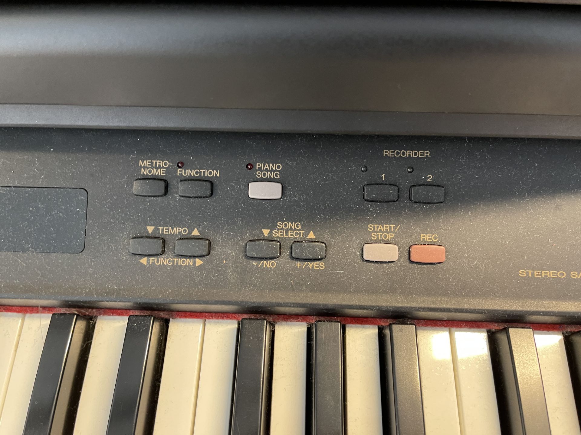 Yamaha Clainova Digital Piano CLP-840 Complete with Stool (RRP £1500) - Image 7 of 18