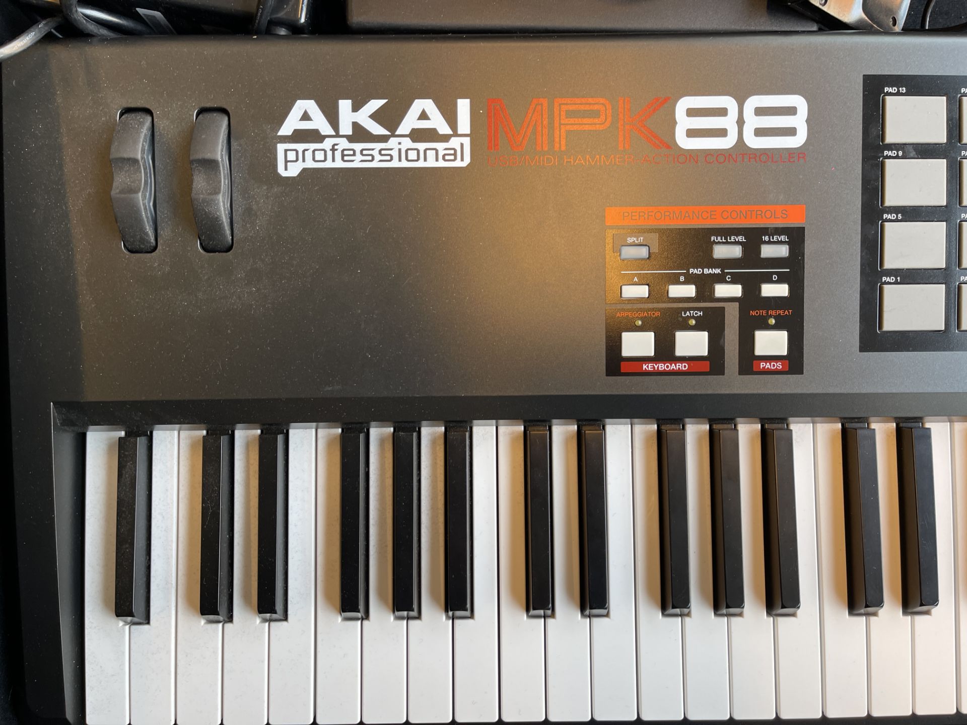 Akai Professional Proformance Keyboard Model MPK 88 complete with charger and Gator Case (RRP £ - Image 3 of 17