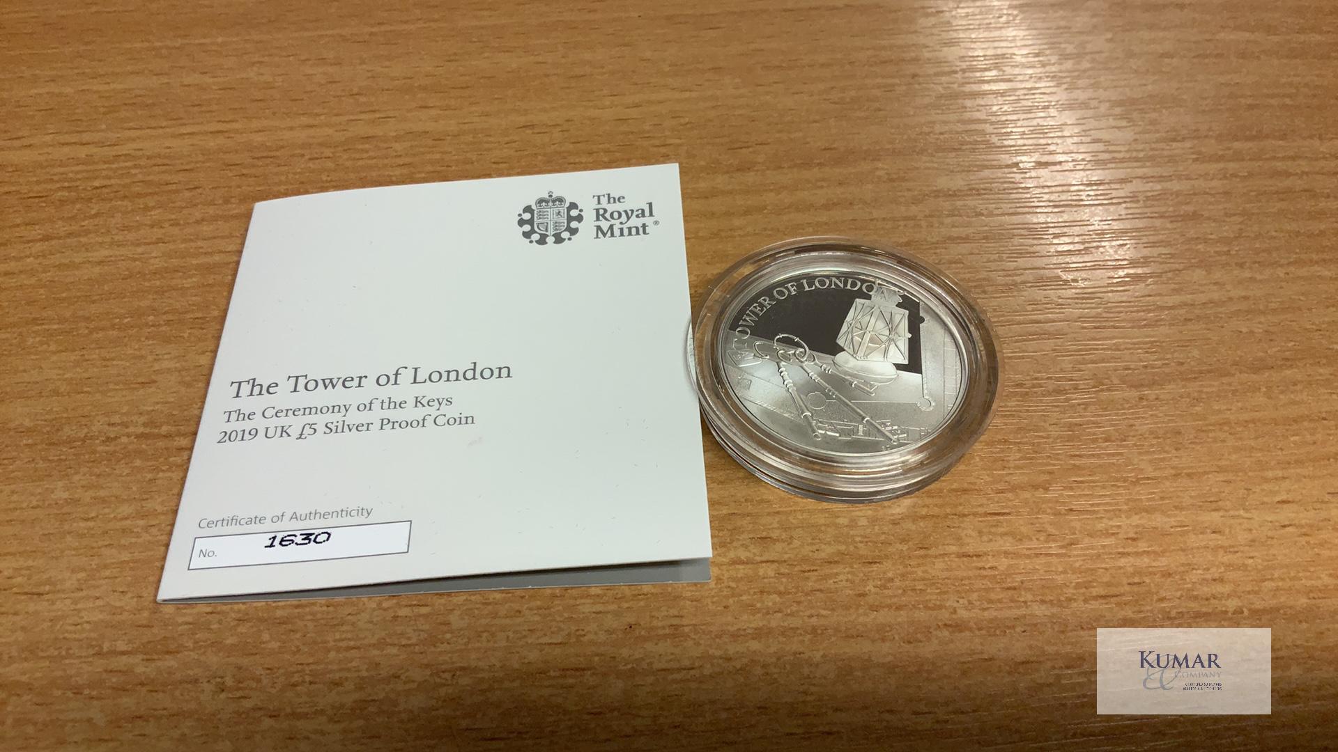 The Royal Mint Collection- The Tower of London Coin Collection. The Ceremony of Keys 2019 UK £5 - Image 3 of 4