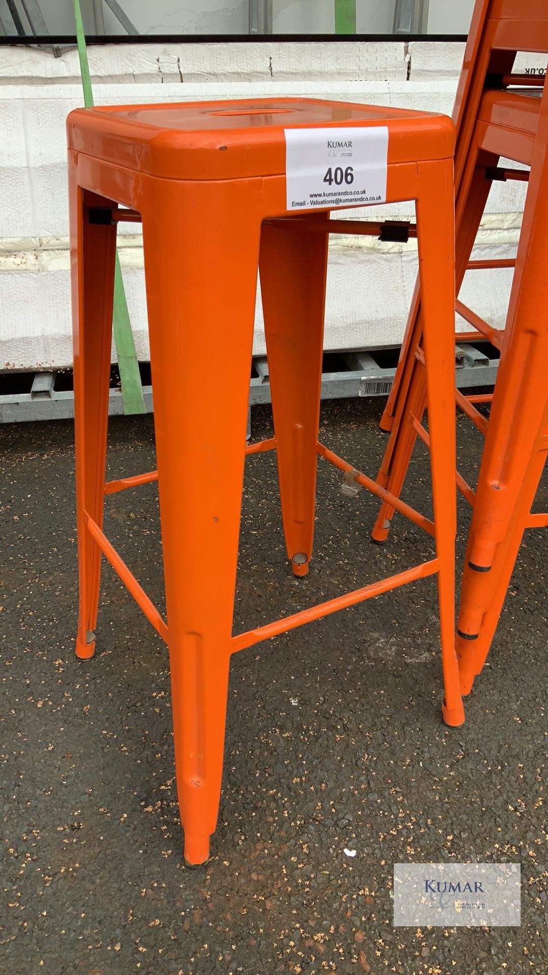 Set of 4 Callie backless metal bar stools in orange 765mm high - Image 2 of 4