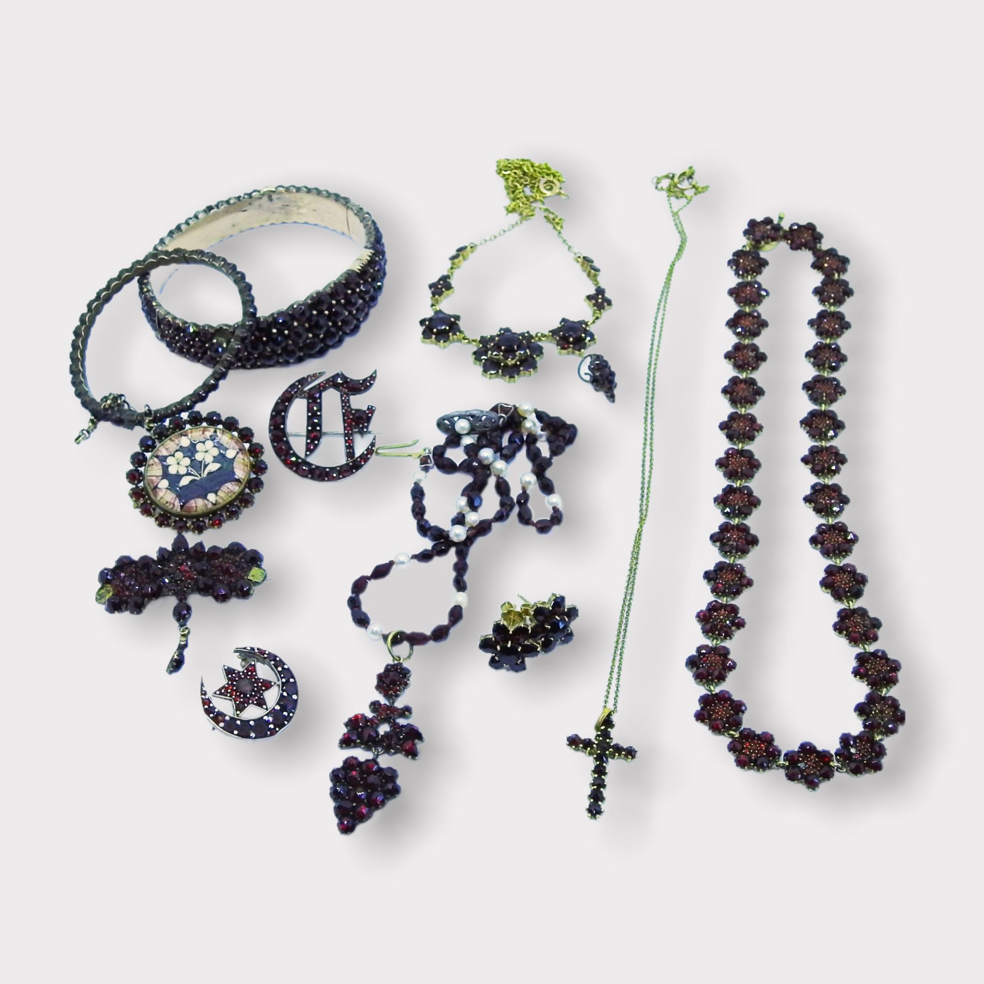 Umfangreiches Granat-Schmuck Konvolut