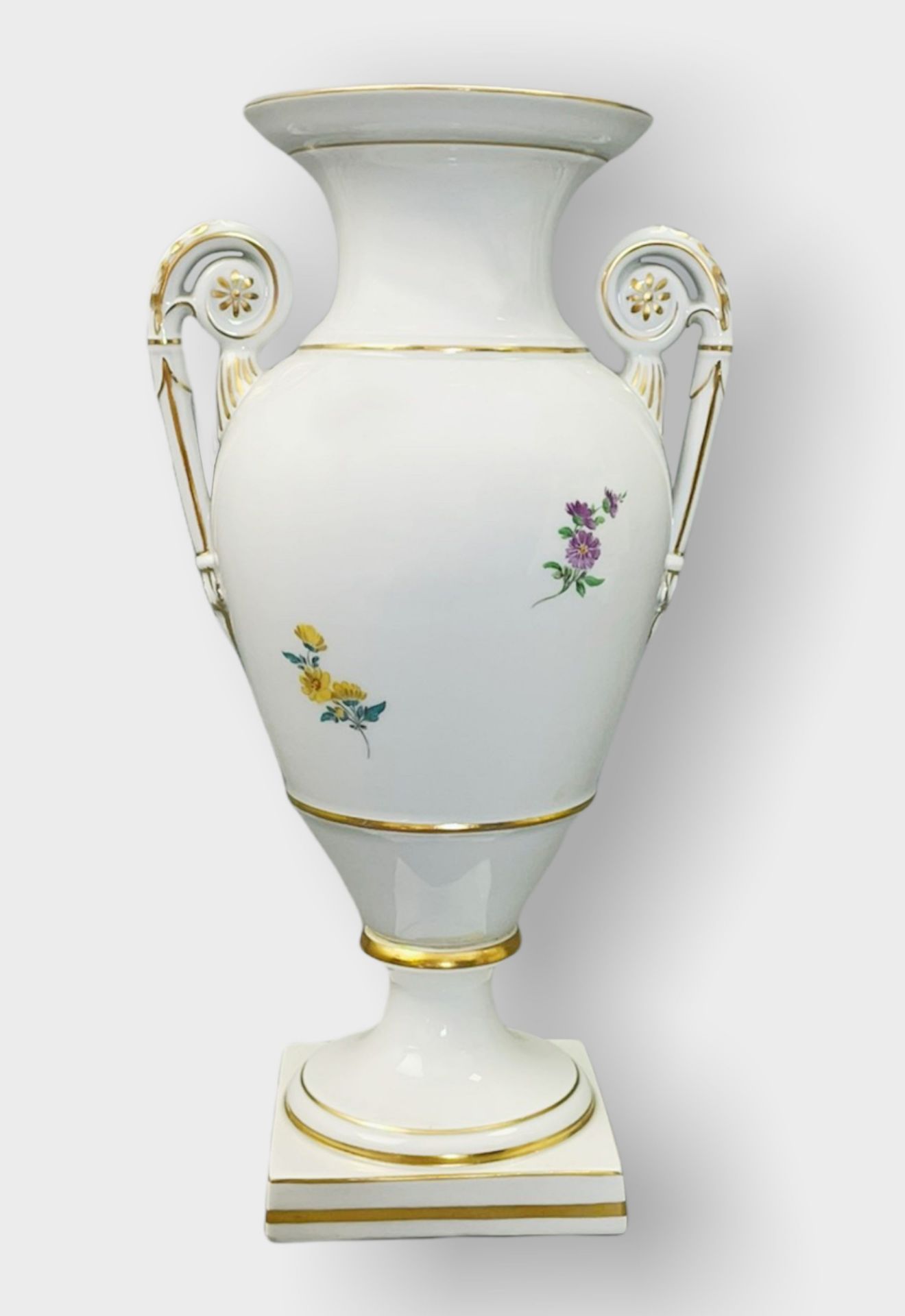 Meissen, Henkelvase mit Blumenbouquet-Motiv - Bild 6 aus 13