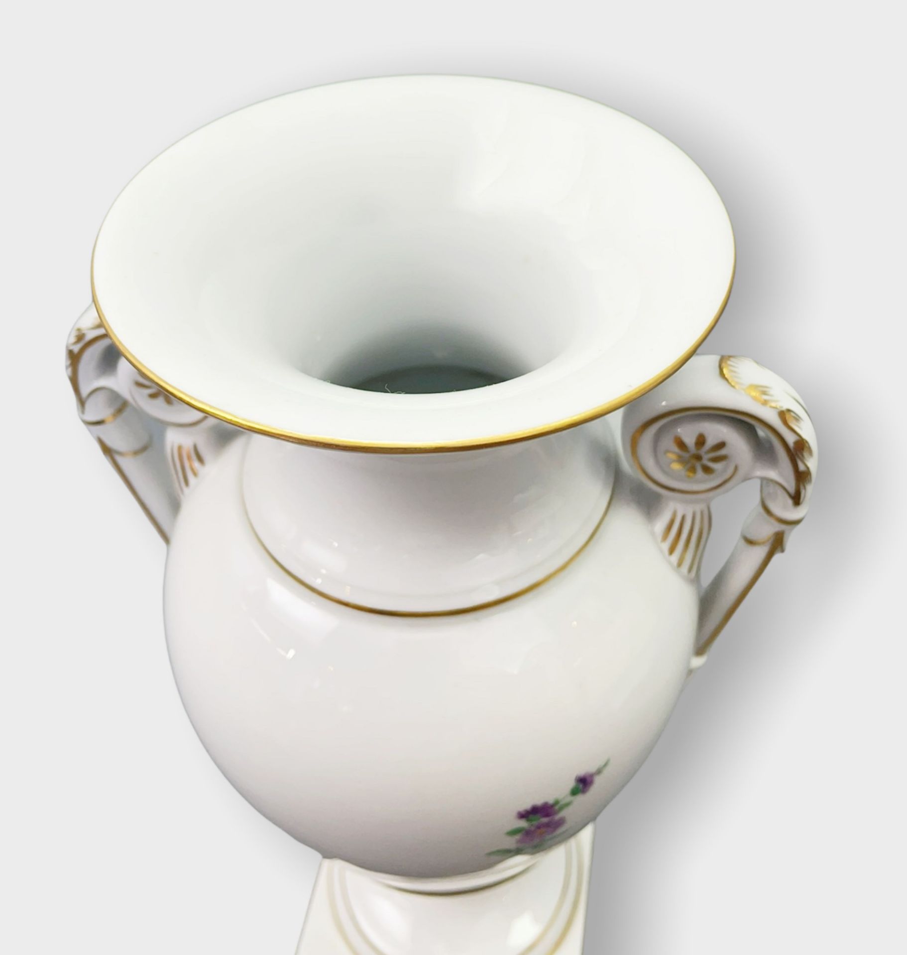 Meissen, Henkelvase mit Blumenbouquet-Motiv - Image 8 of 13