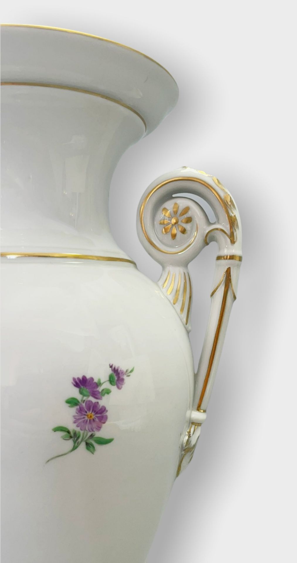 Meissen, Henkelvase mit Blumenbouquet-Motiv - Image 5 of 13