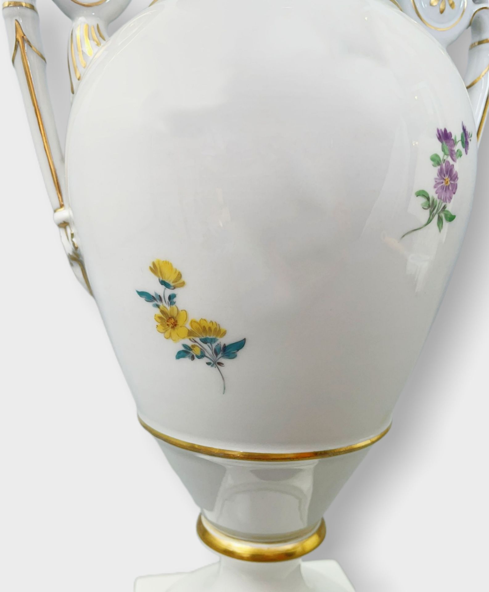 Meissen, Henkelvase mit Blumenbouquet-Motiv - Image 4 of 13