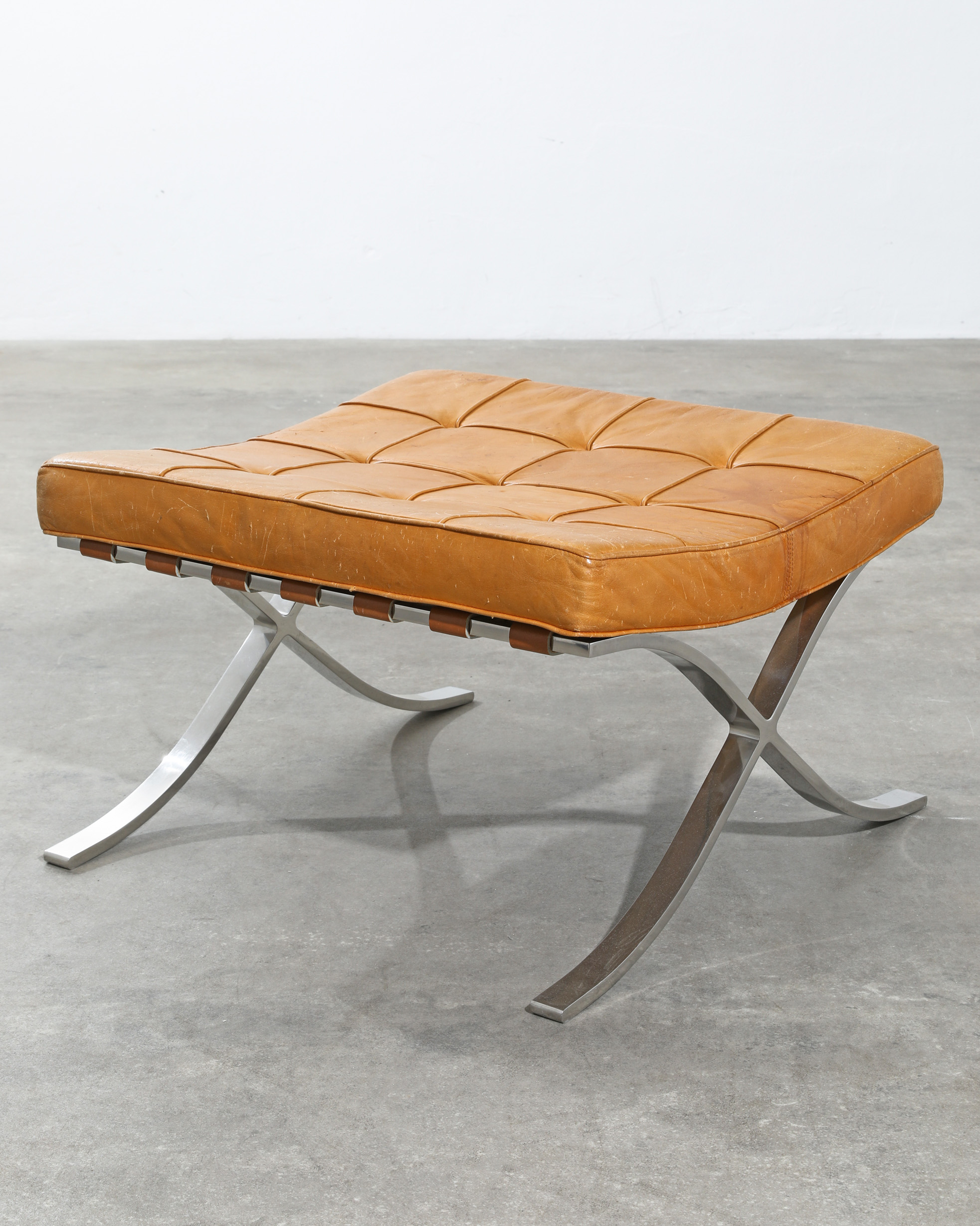 L. Mies van der Rohe, Knoll International, Ottoman Model Barcelona