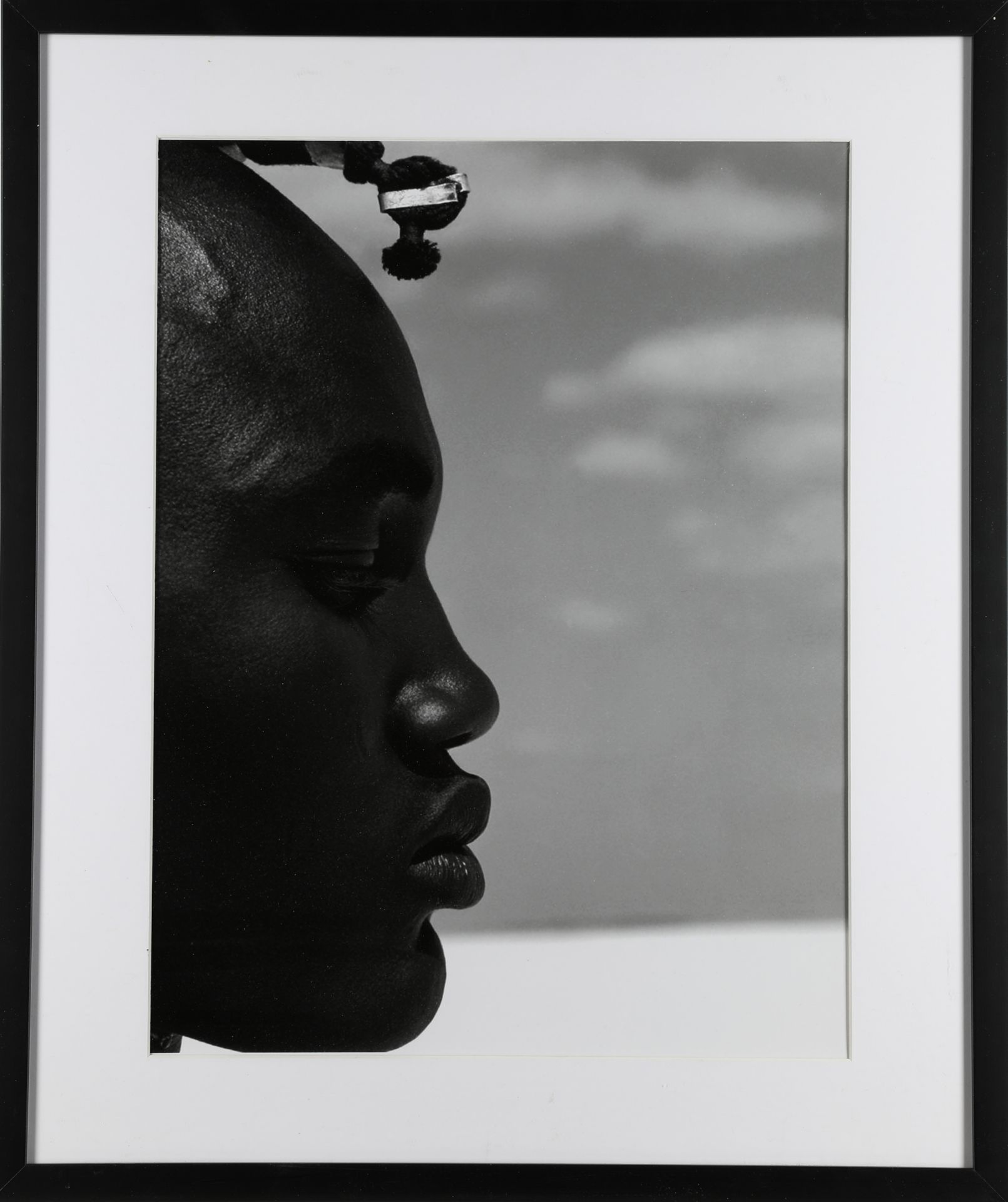 Herb Ritts, Darati, Profile, Africa. 1993. Gelatin silver print. - Bild 2 aus 3