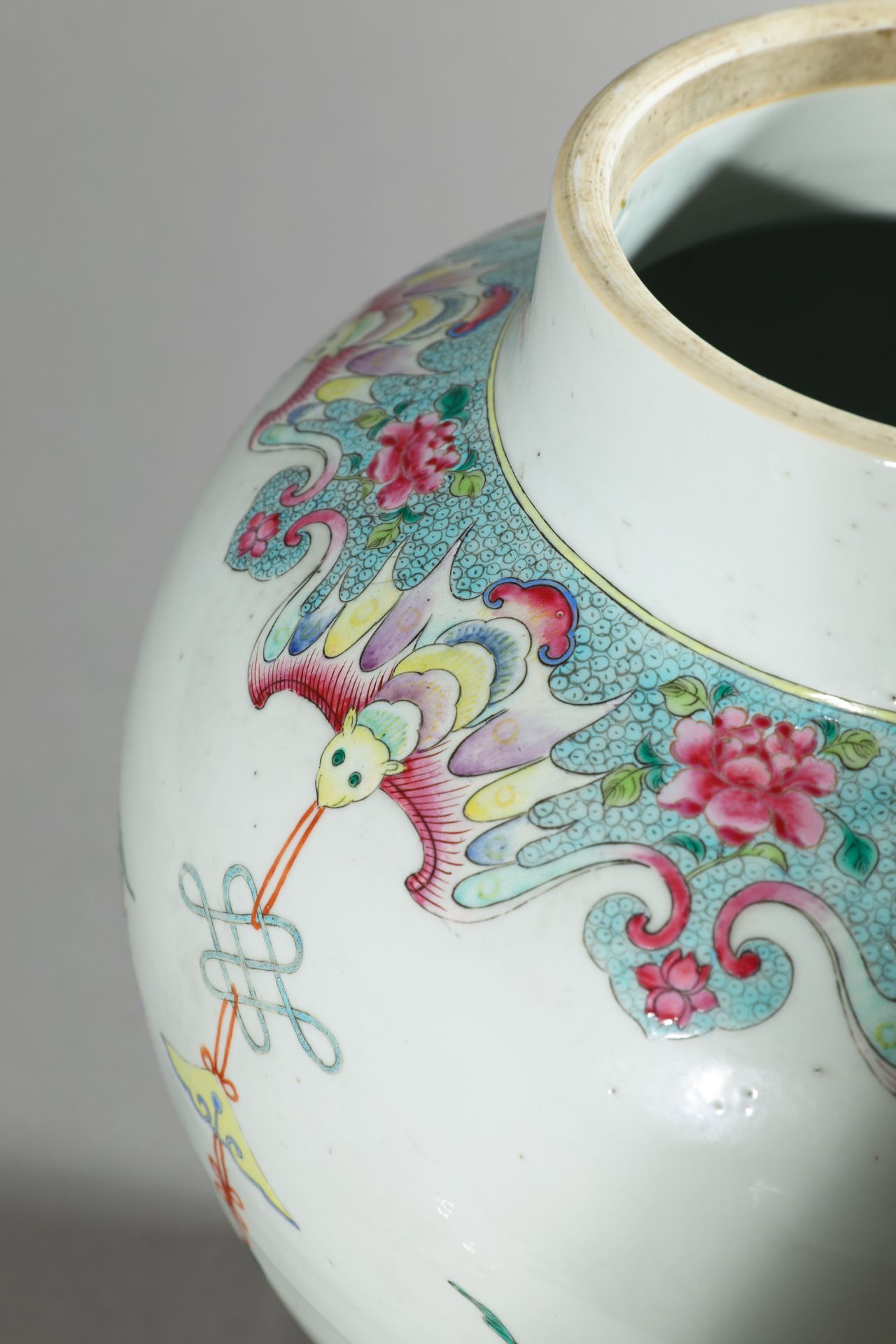 2 large Lidded Vases Famille Rose Yongzheng mark - Bild 9 aus 10