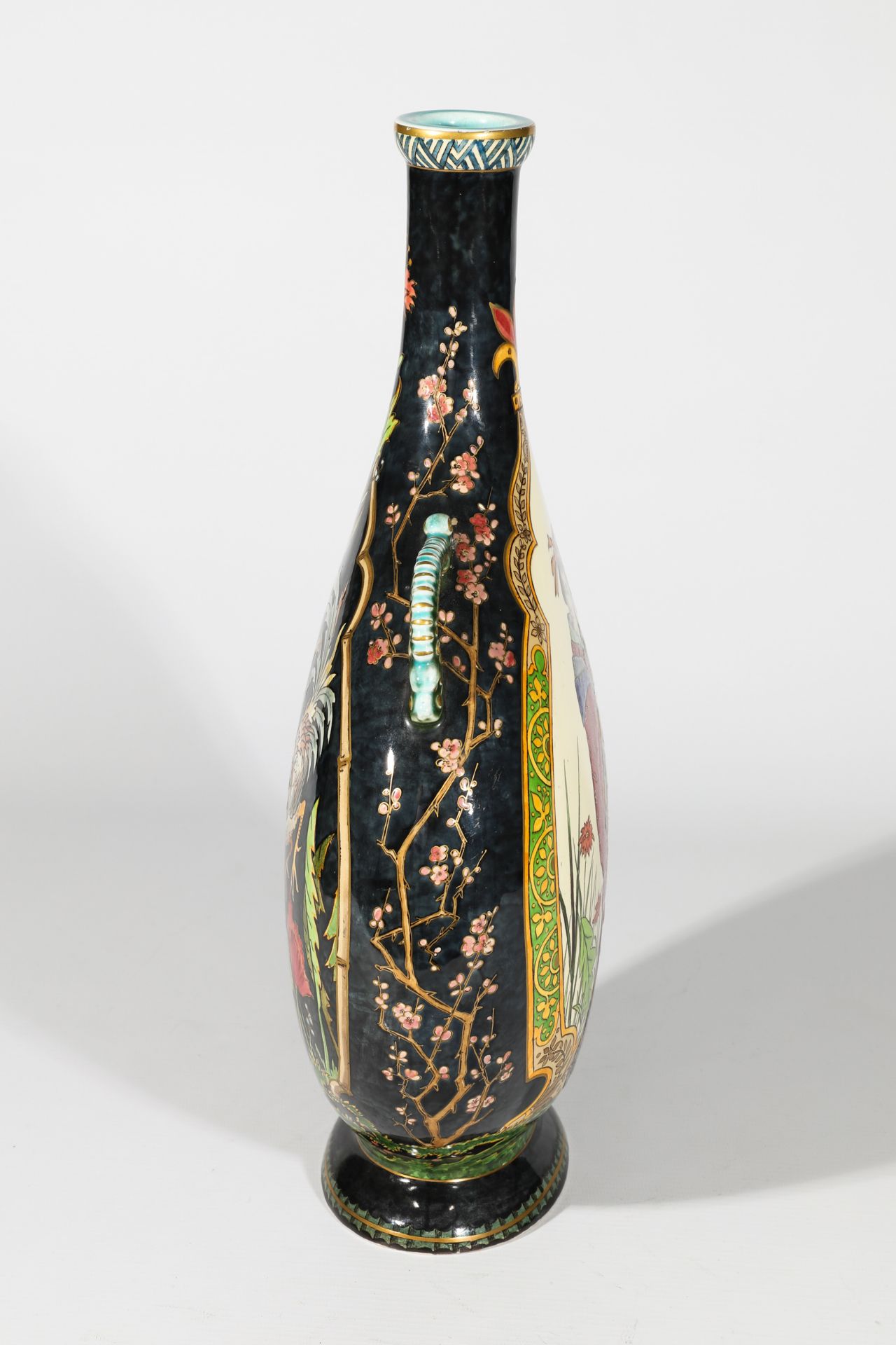 Large handled Vase with woman wearing Kimono and chicken - Bild 4 aus 7