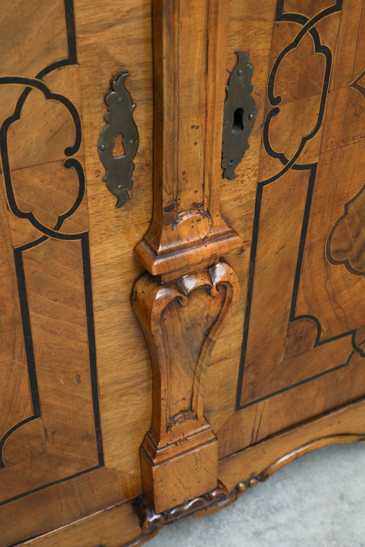 Rokoko Corner Cabinet with inlaid decoration - Bild 7 aus 13