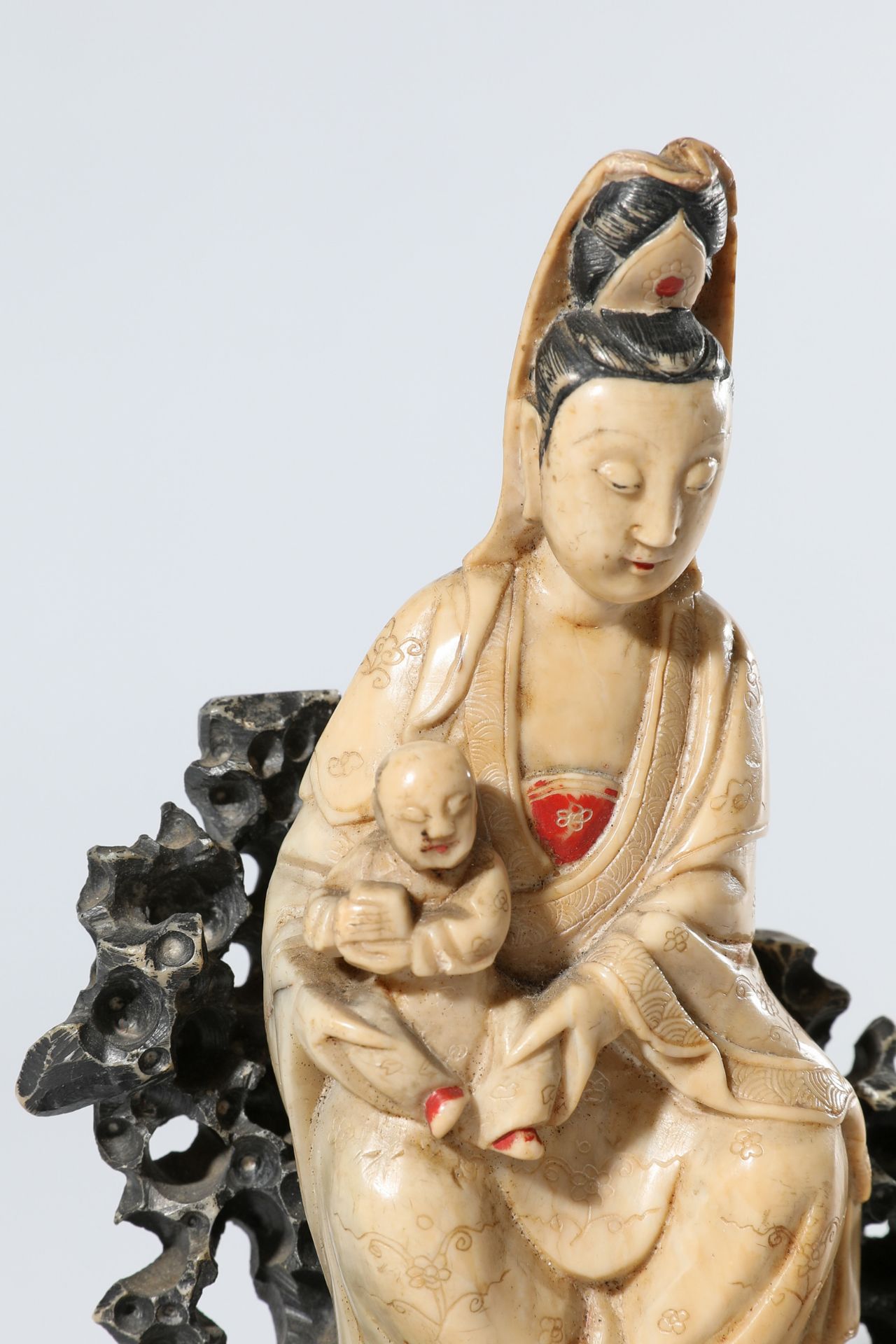 Songzi Guanyin, China, finely carved soapstone - Bild 3 aus 9