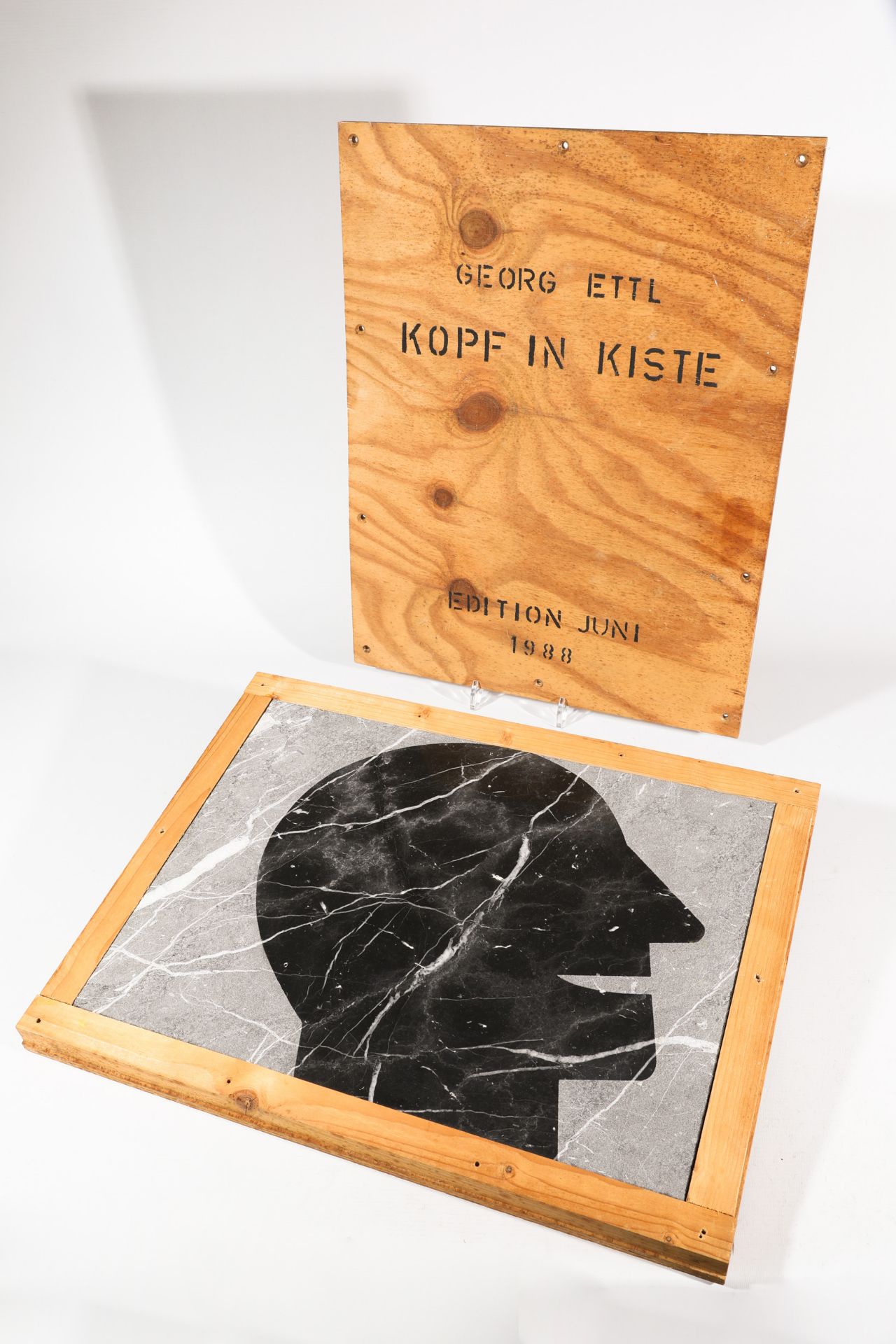 Georg Ettl*, Kopf in Kiste (head in box)