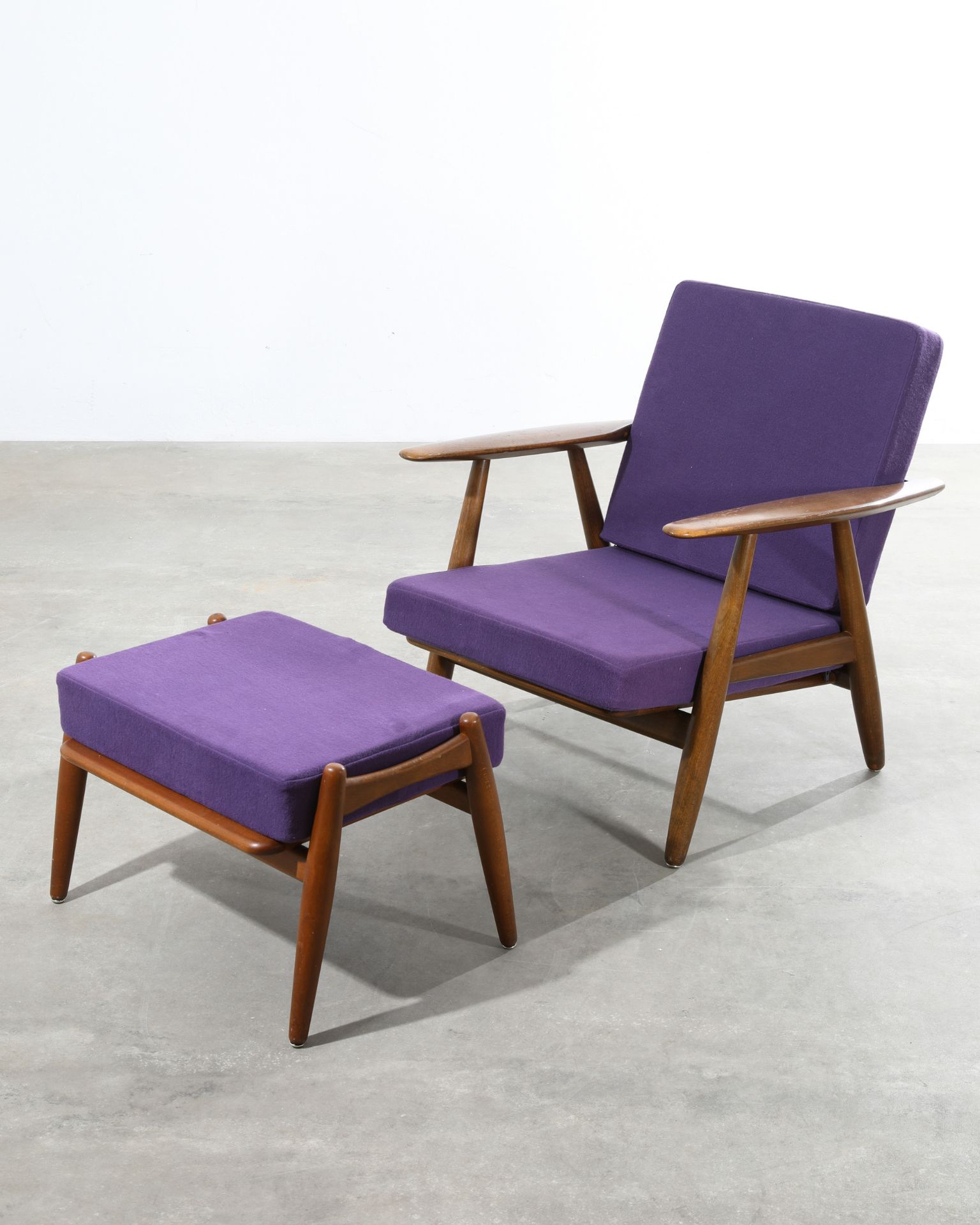 Hans J. Wegner, Getama, Lounge Chair GE240 + Ottomane